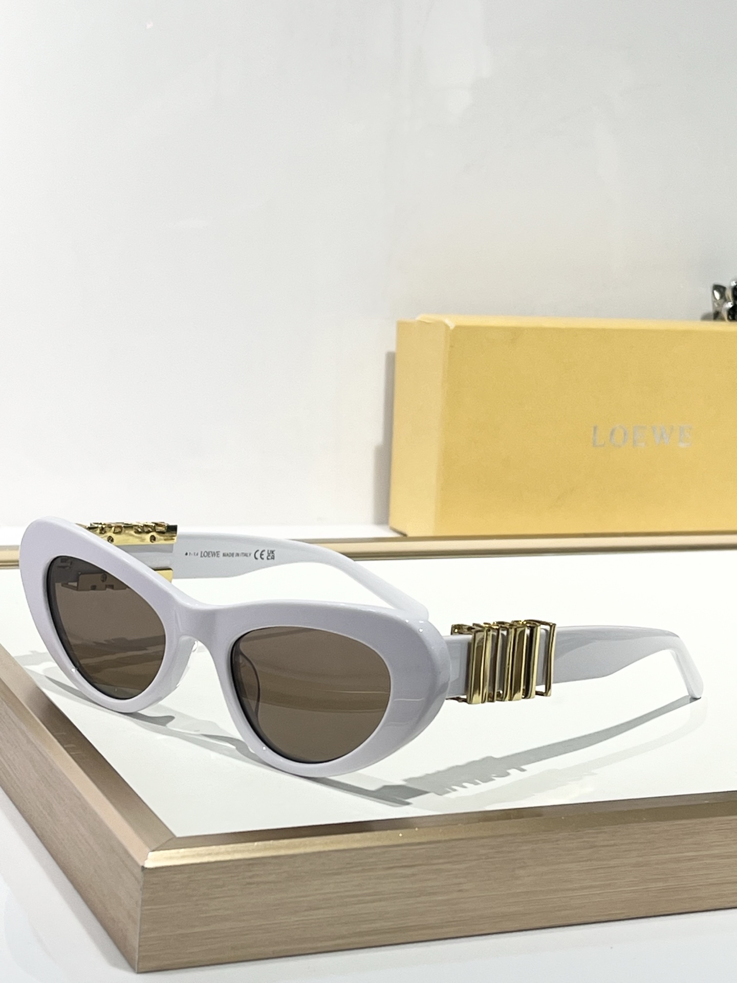  LOEWE 
MODEL：LW40156U
SIZE：52口20-140
