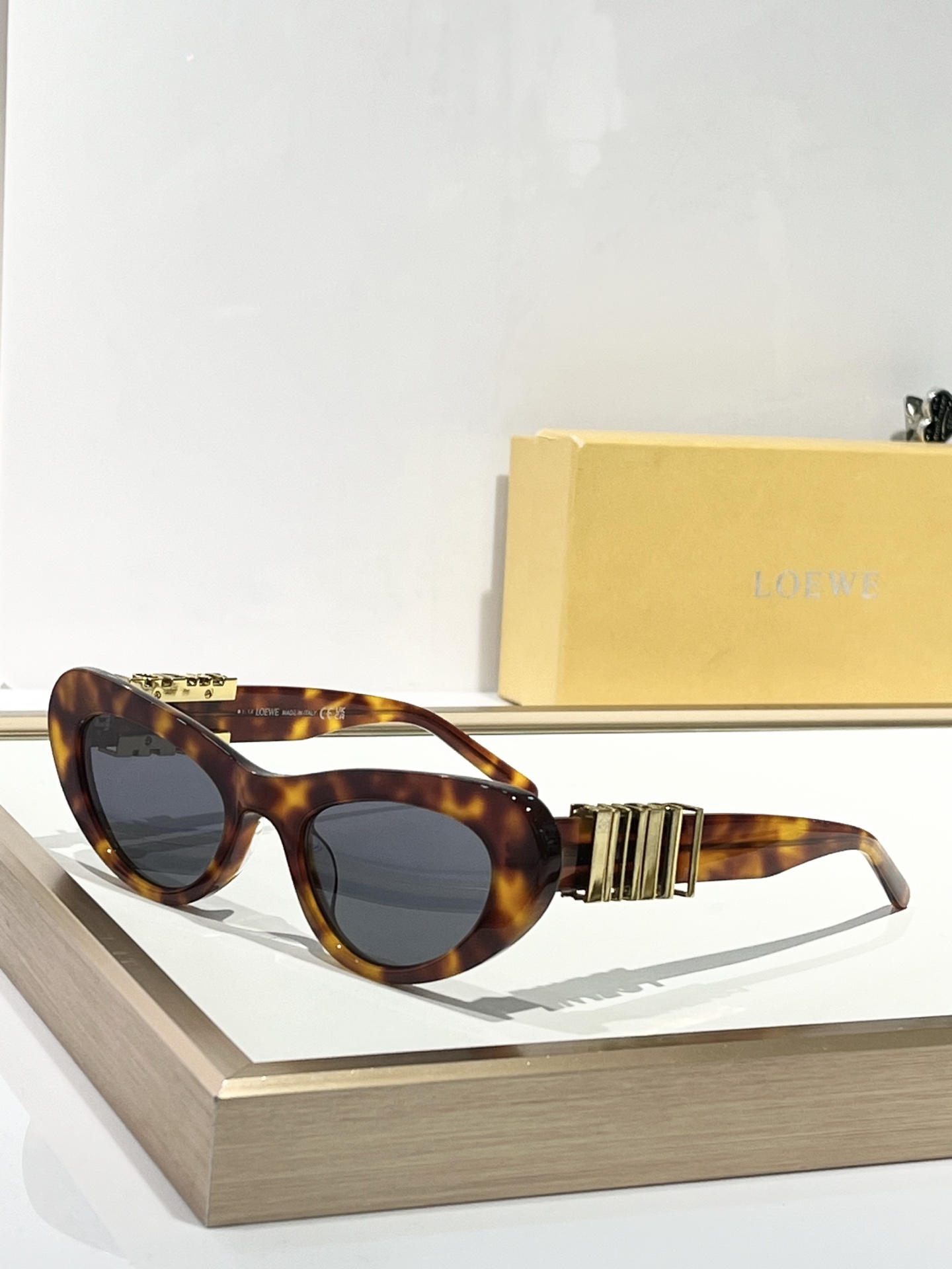  LOEWE 
MODEL：LW40156U
SIZE：52口20-140
