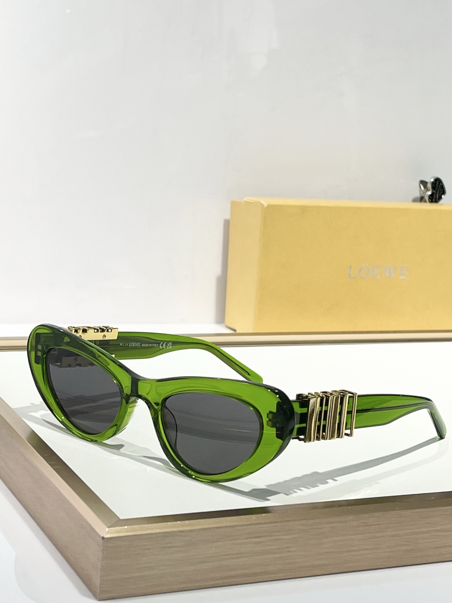 LOEWE 
MODEL：LW40156U
SIZE：52口20-140
