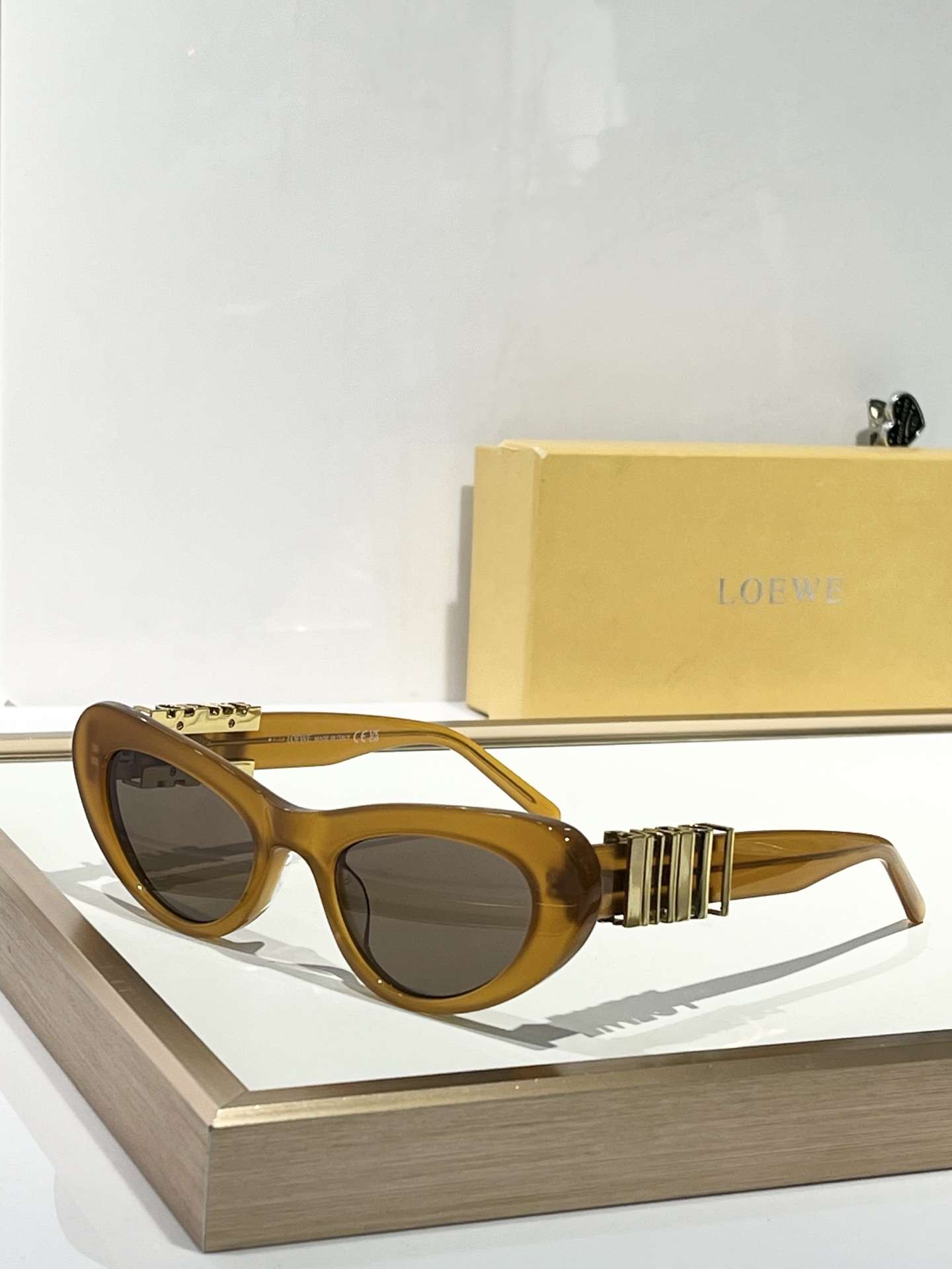 LOEWE 
MODEL：LW40156U
SIZE：52口20-140

