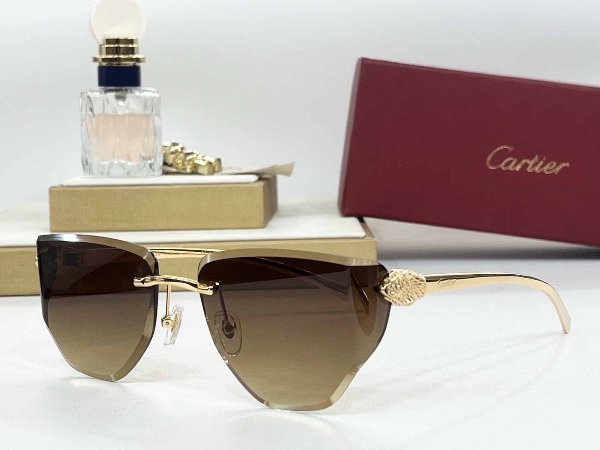  Cartie*
MODEL：FRANCE
SIZE：54口17-130
