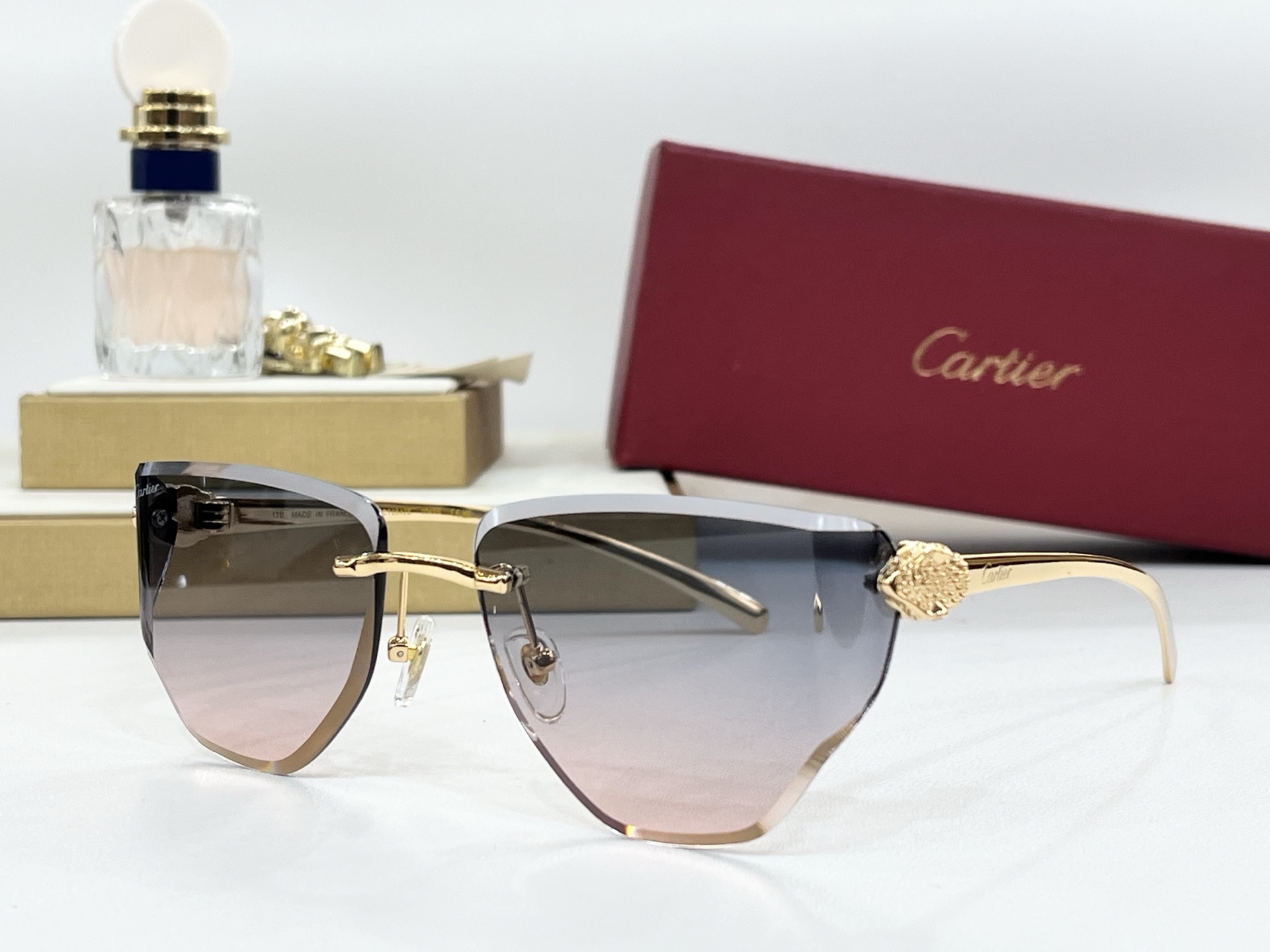 Cartie*
MODEL：FRANCE
SIZE：54口17-130
