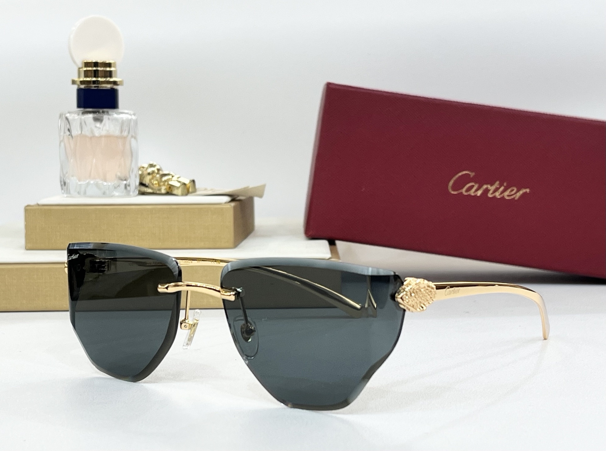  Cartie*
MODEL：FRANCE
SIZE：54口17-130
