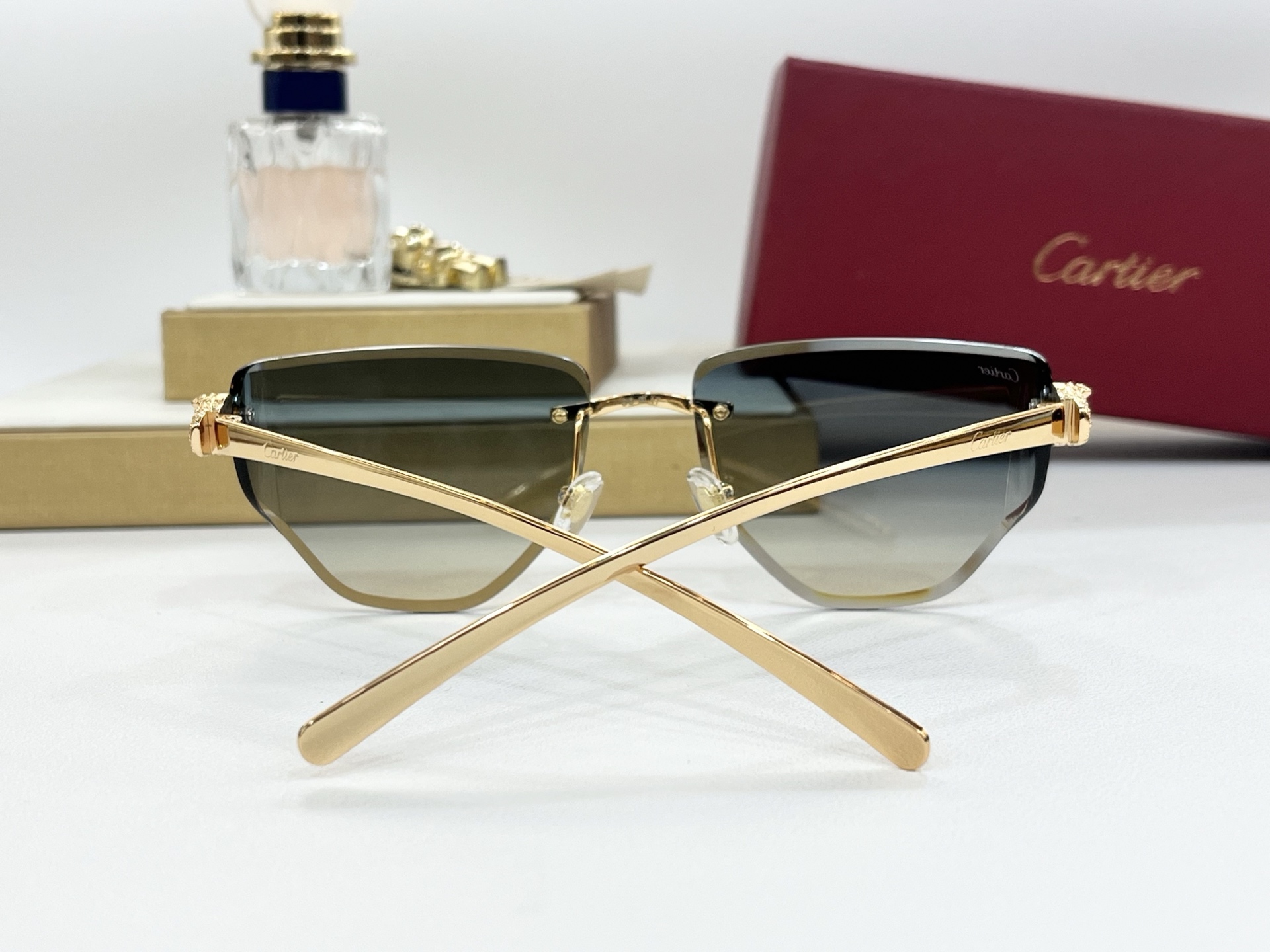  Cartie*
MODEL：FRANCE
SIZE：54口17-130
