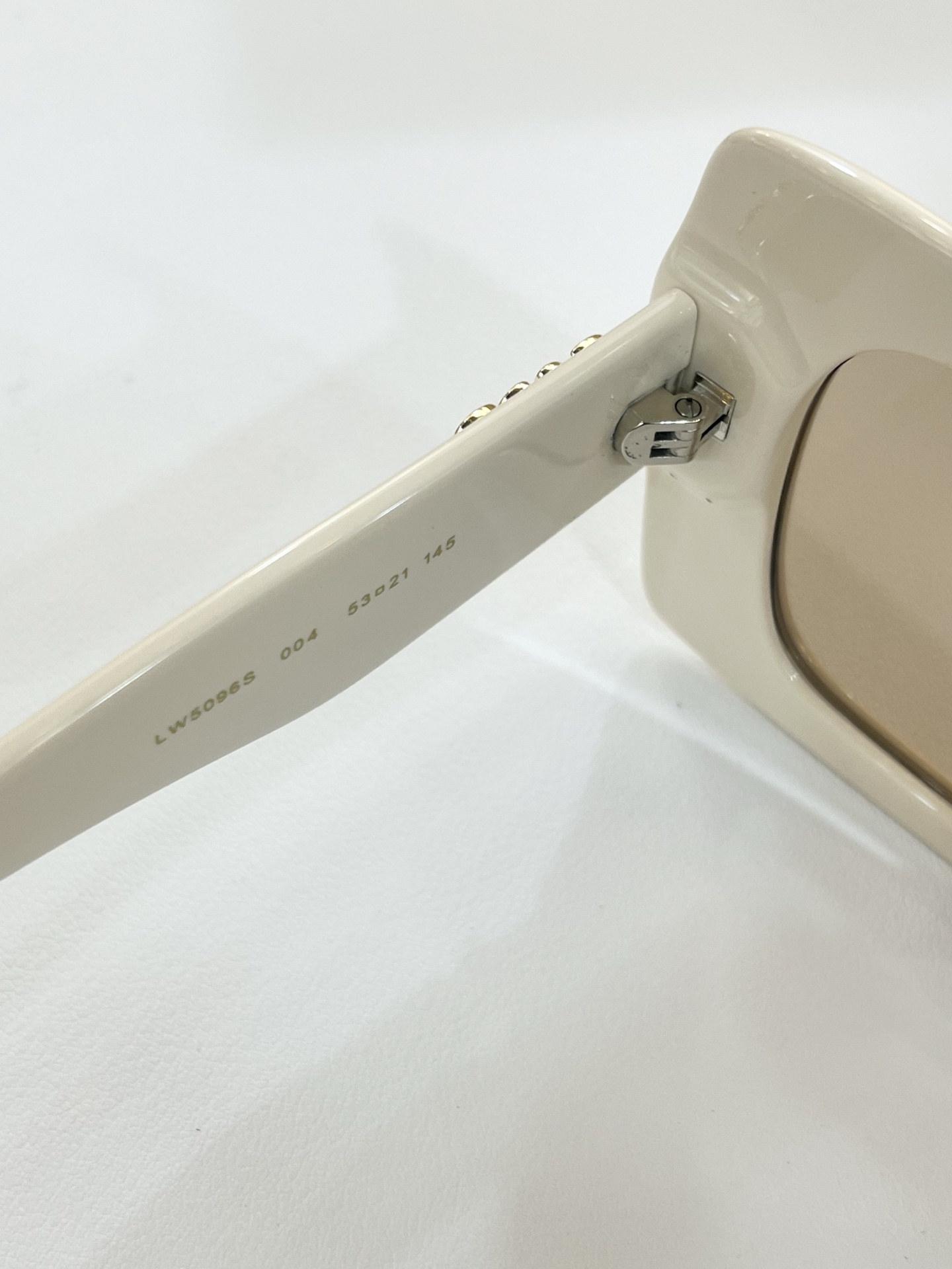 。LOEW*
MODEL：LW5096S
SIZE：53口21-145

