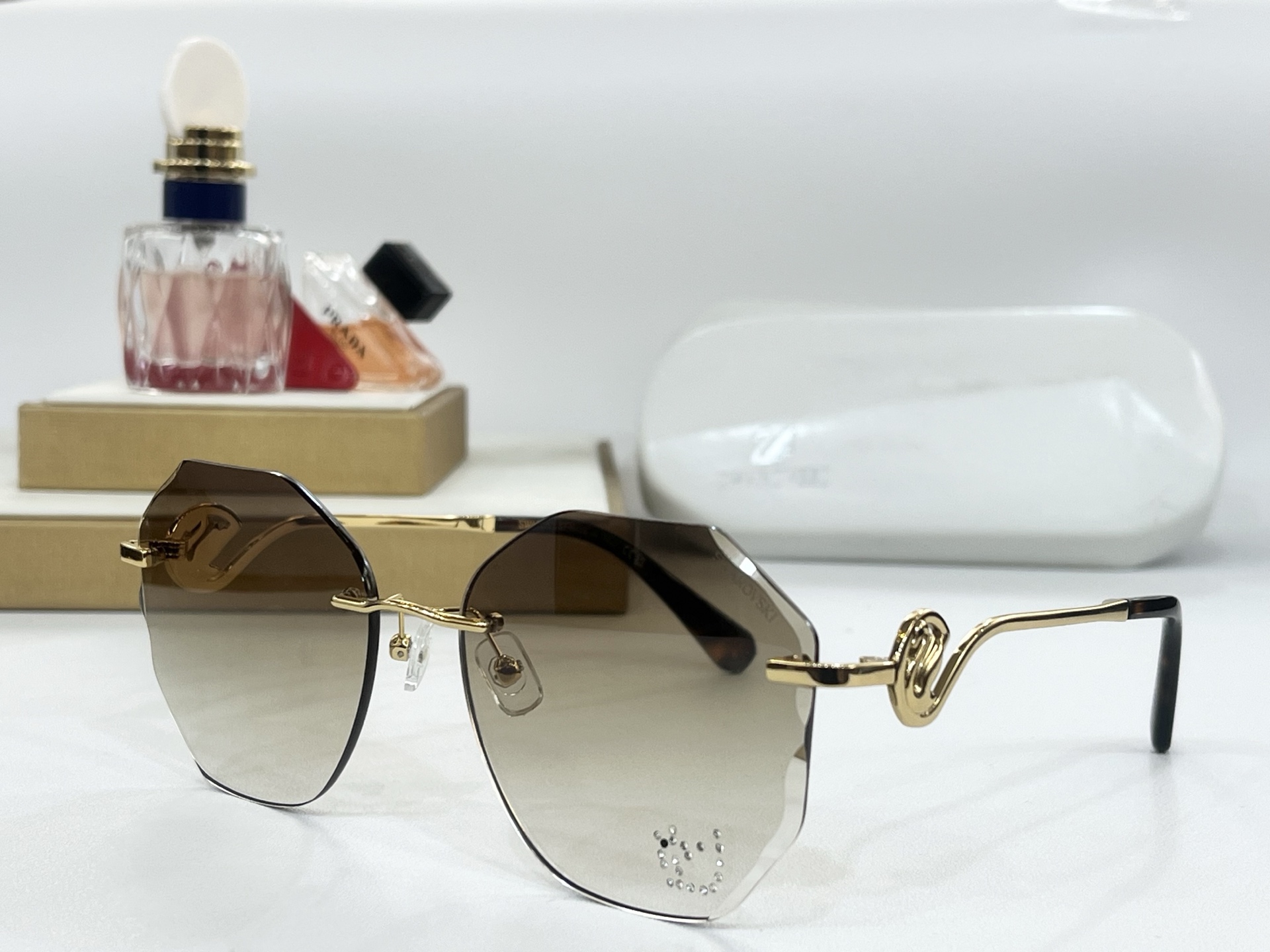  SWAROVSK*
MODEL：SK3089
SIZE：60口17-140
