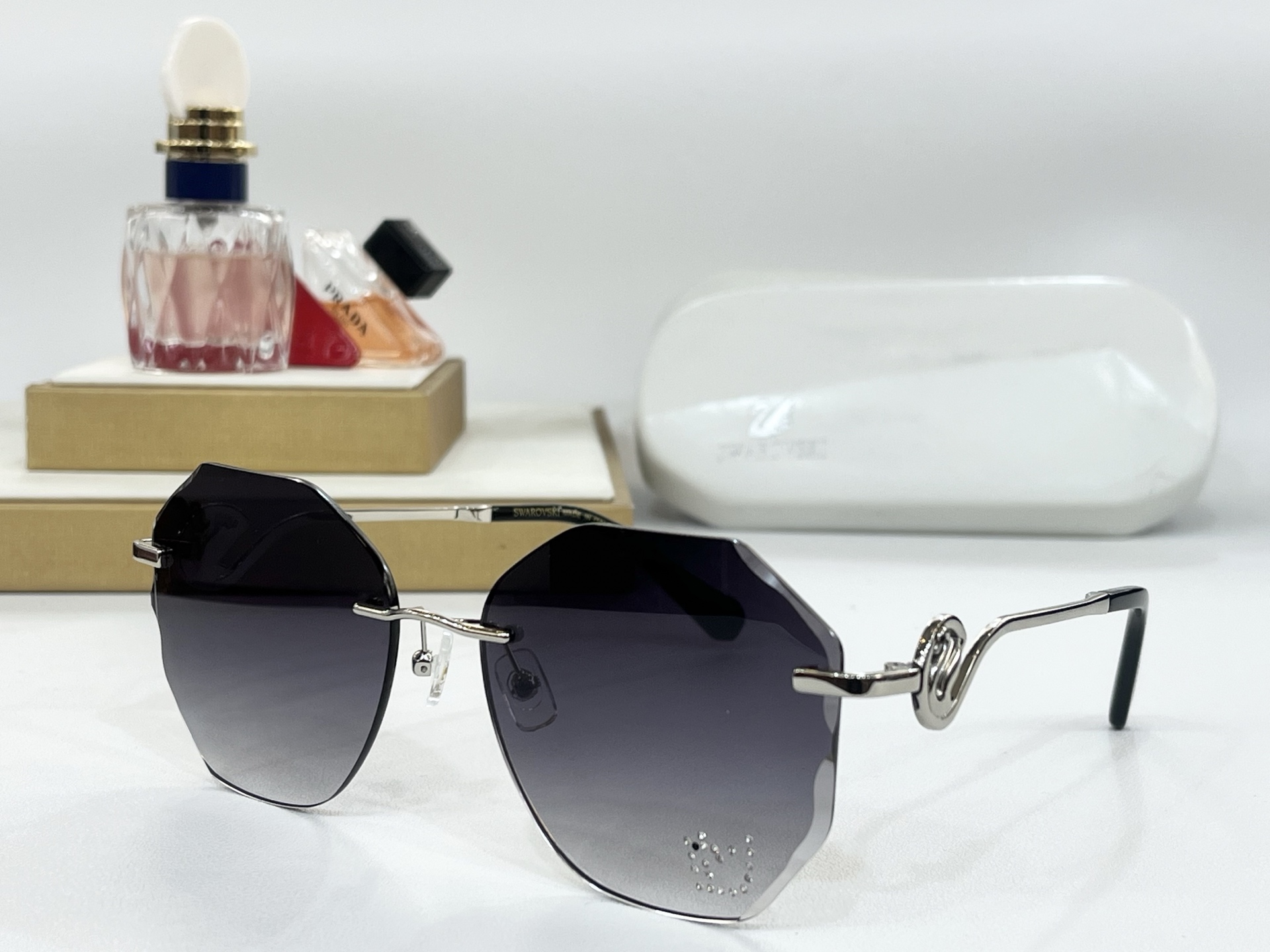  SWAROVSK*
MODEL：SK3089
SIZE：60口17-140
