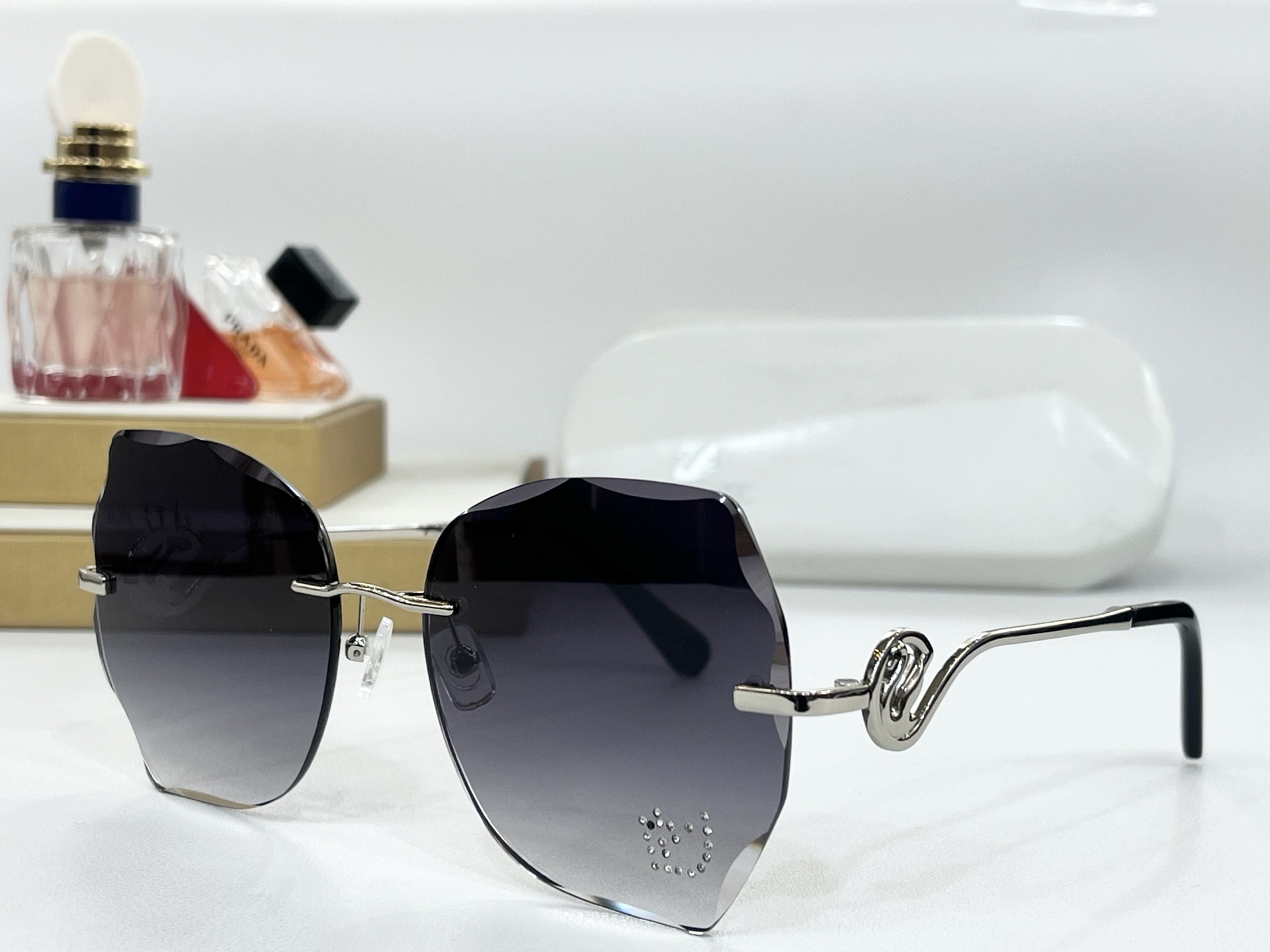  SWAROVSK*
MODEL：SK3088
SIZE：60口17-140
