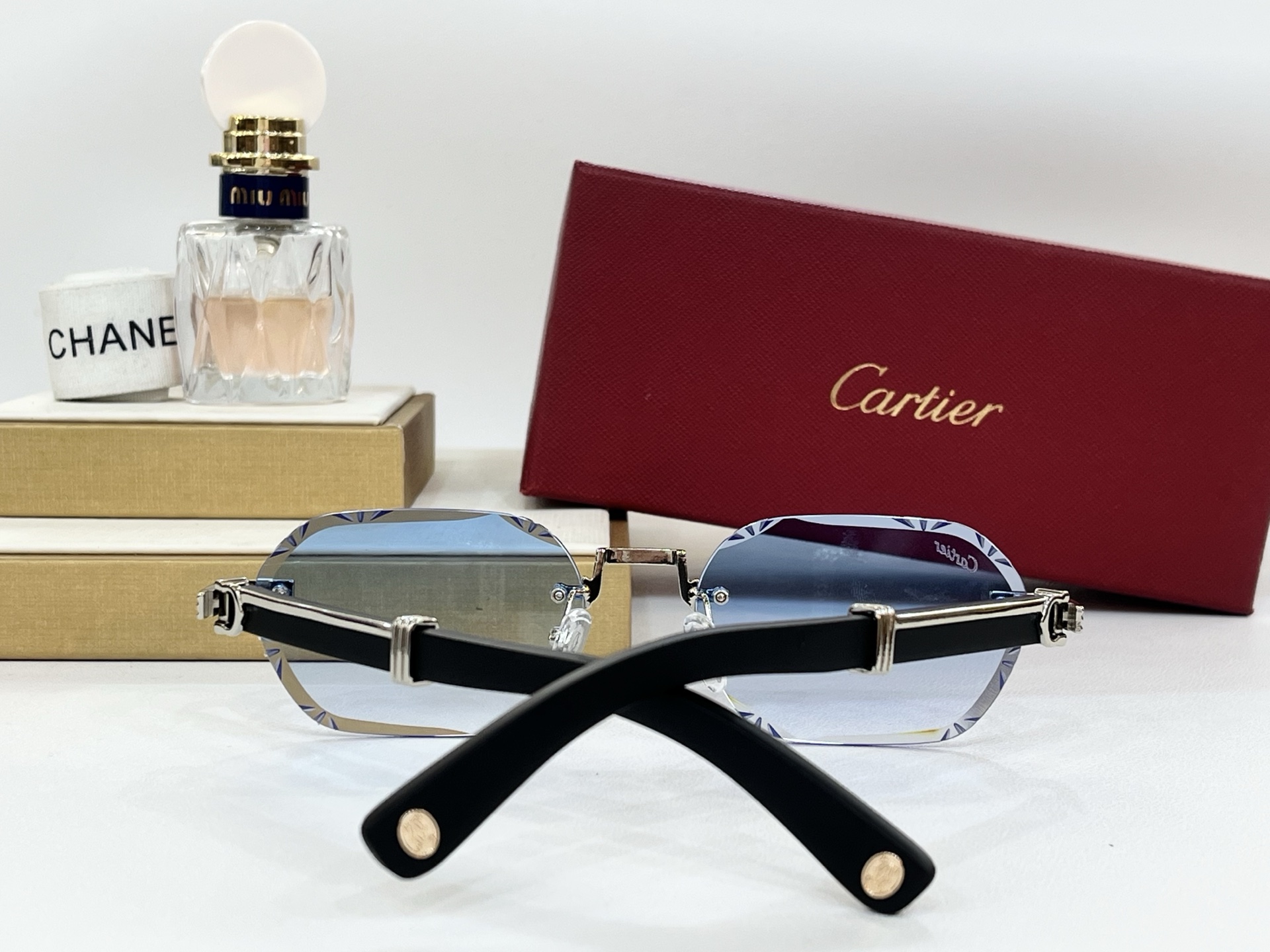 Cartier
MODEL：CT0533S
SIZE58口20-145

