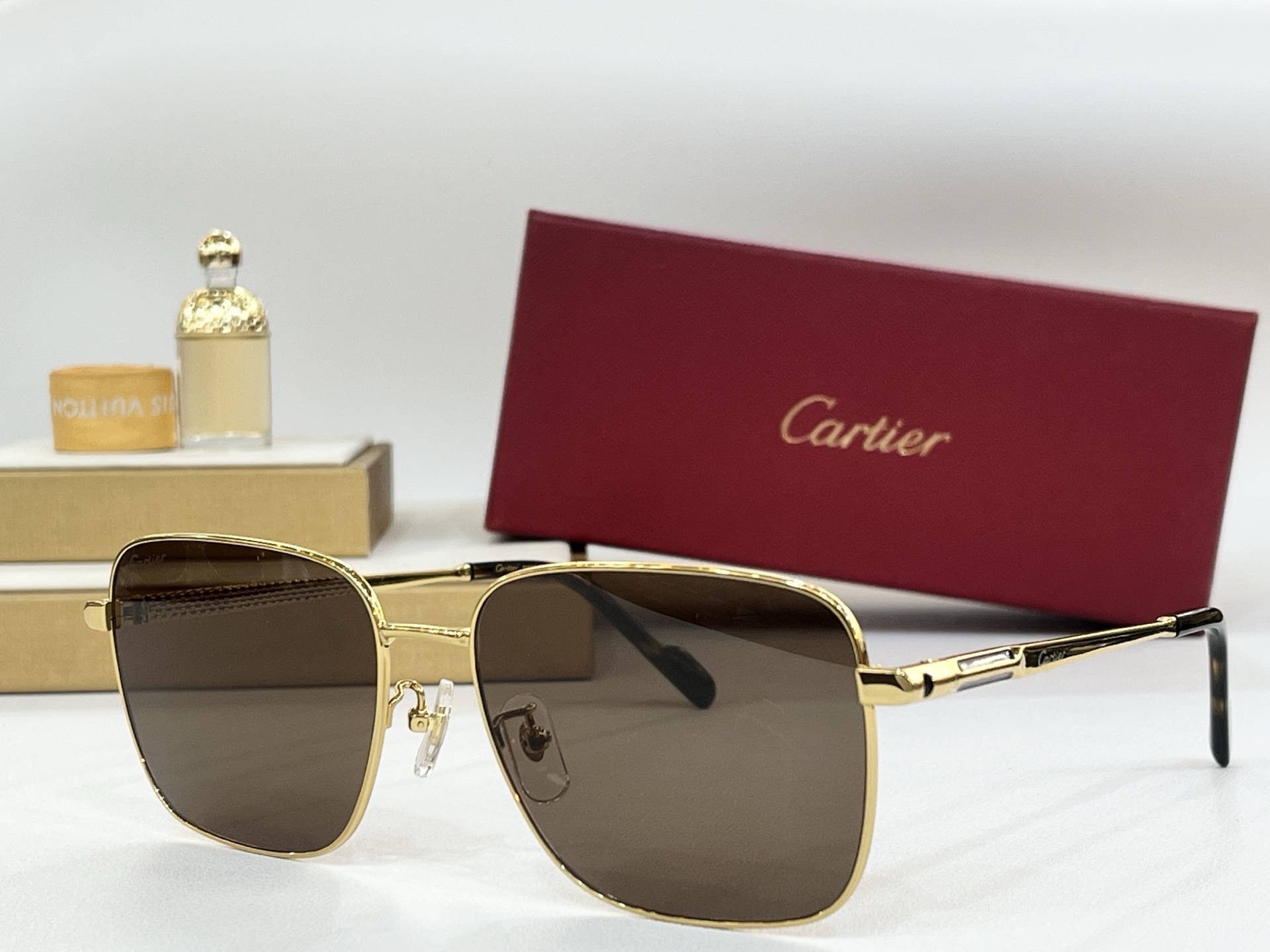  Cartier
MODEL：CT0525S
SIZE60口17-145
