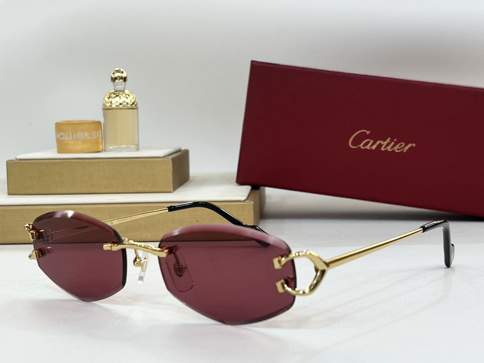  Cartier
MODEL：CT0467S
SIZE57-18-140
