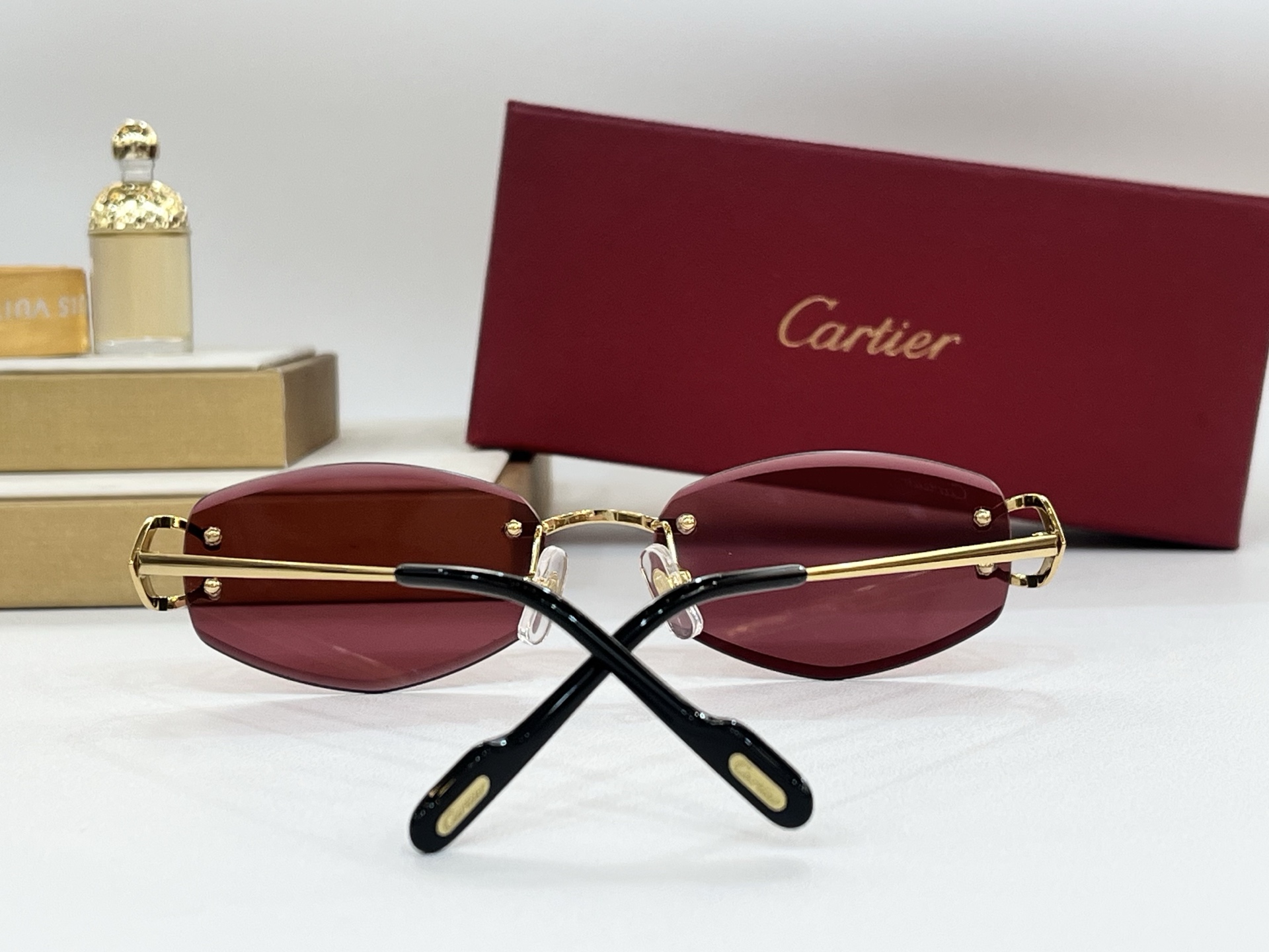  Cartier
MODEL：CT0467S
SIZE57-18-140
