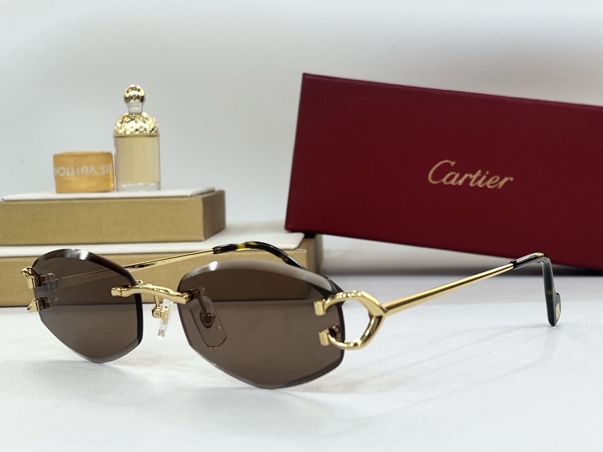  Cartier
MODEL：CT0467S
SIZE57-18-140
