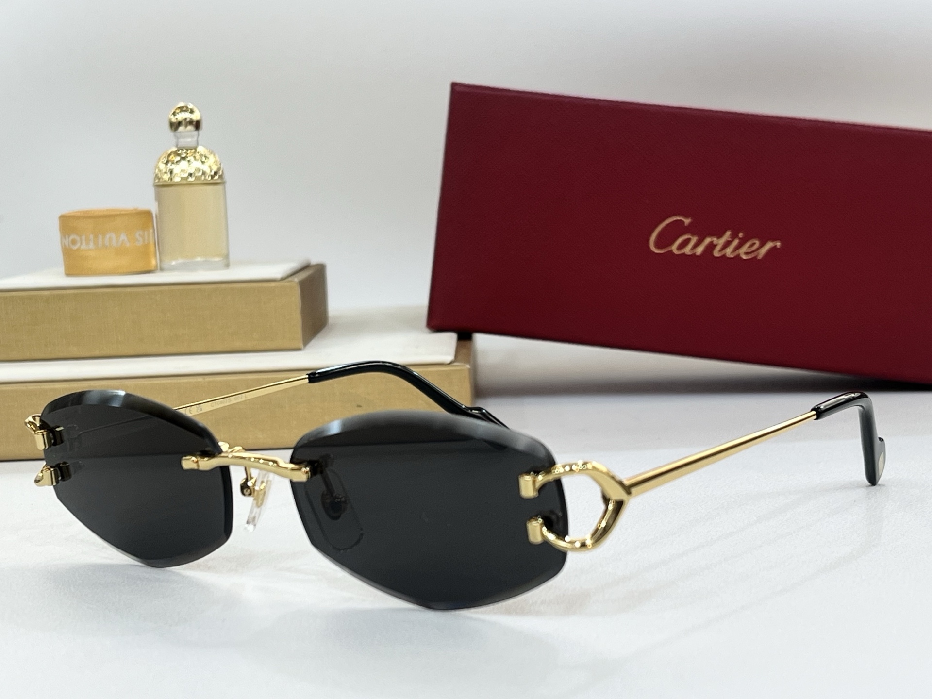  Cartier
MODEL：CT0467S
SIZE57-18-140
