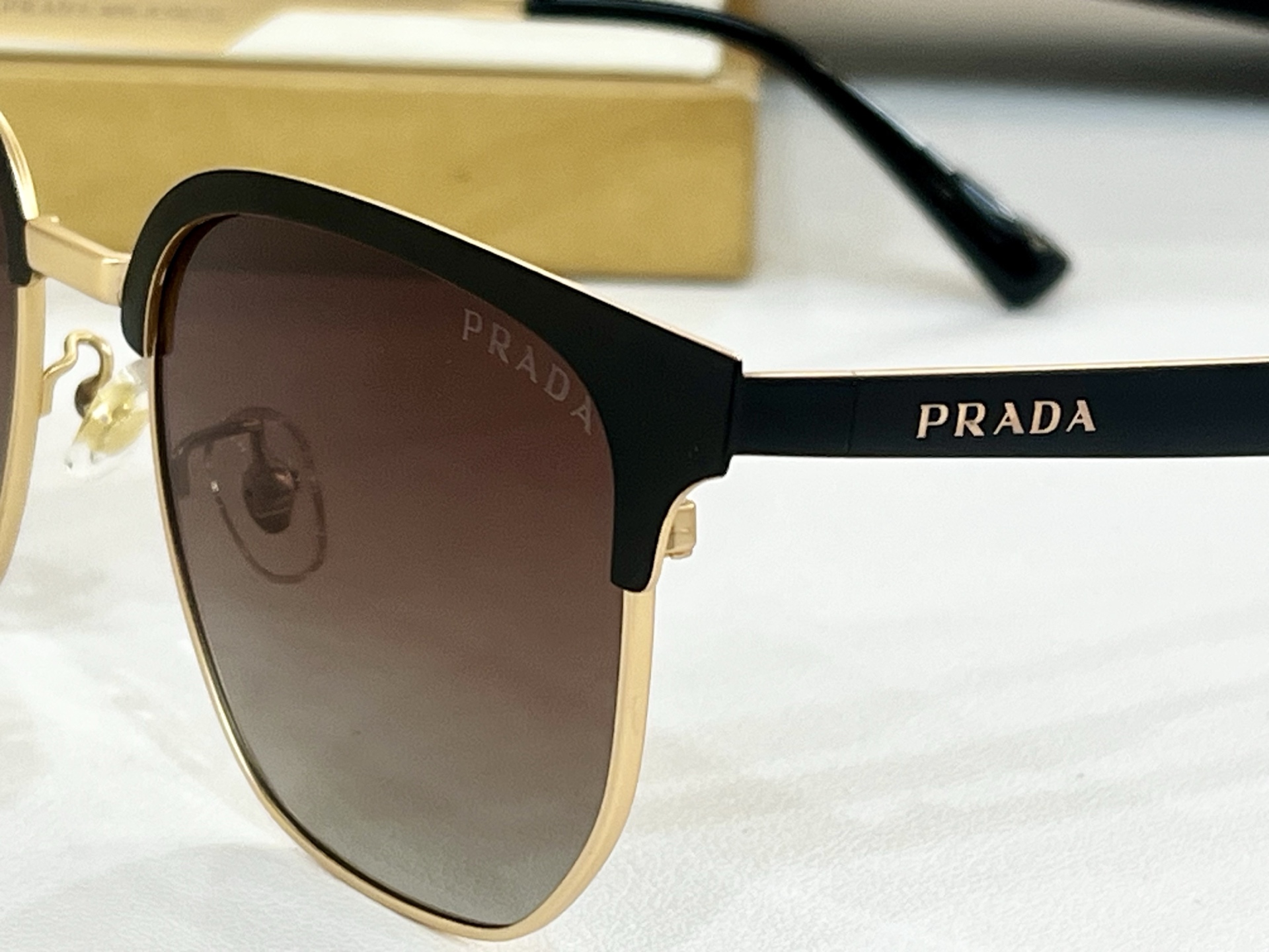  PRADA
MODEL：PR114YS
Size：55口20-147
