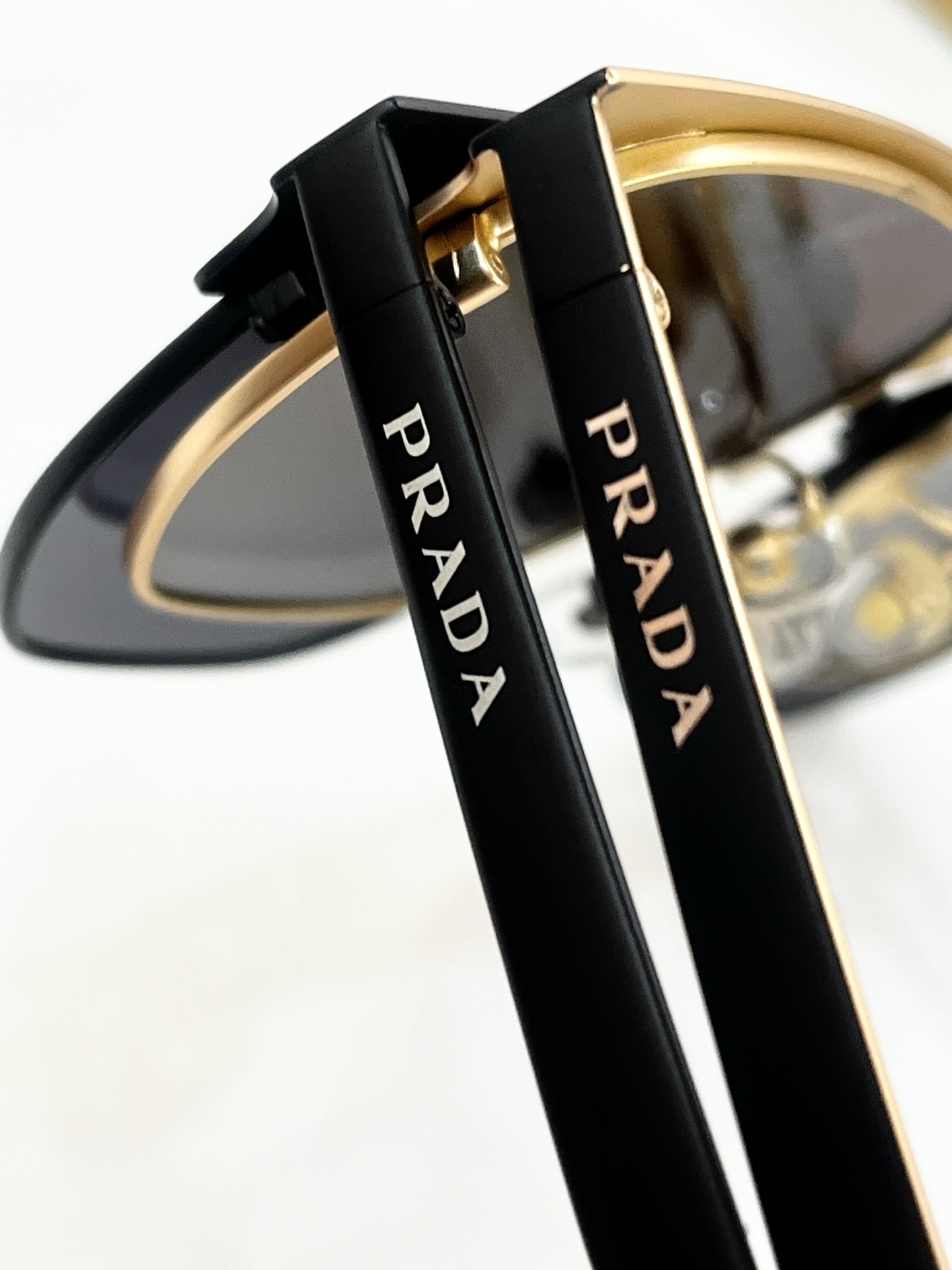  PRADA
MODEL：PR114YS
Size：55口20-147
