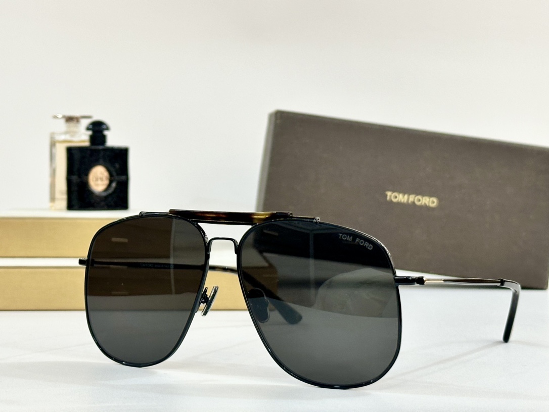  Tom For*
Mod：TF557
Size：58-13-145

