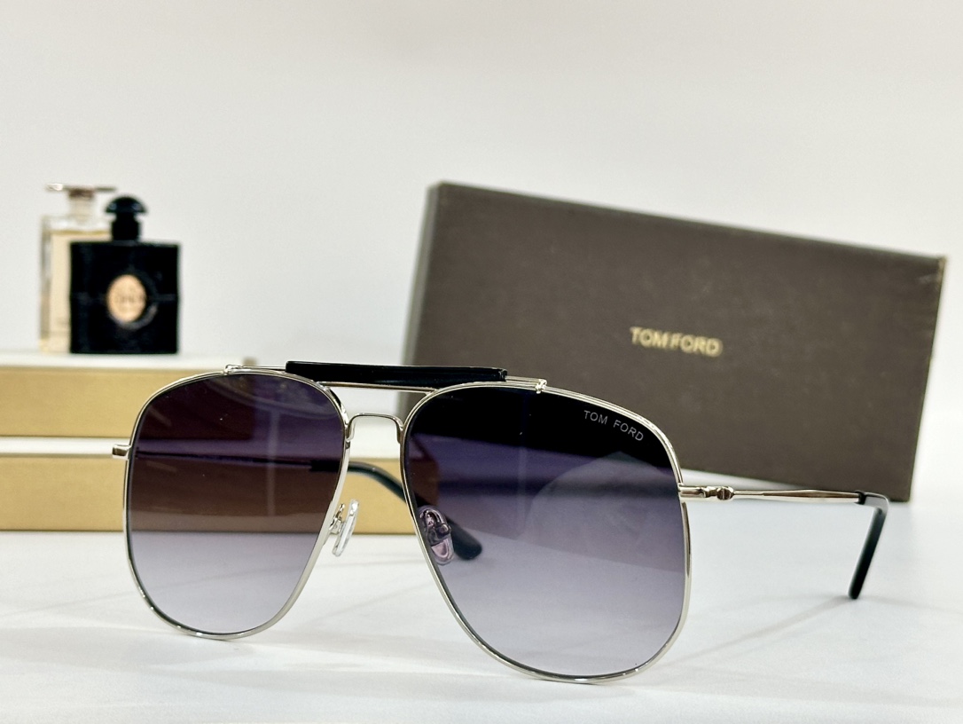  Tom For*
Mod：TF557
Size：58-13-145

