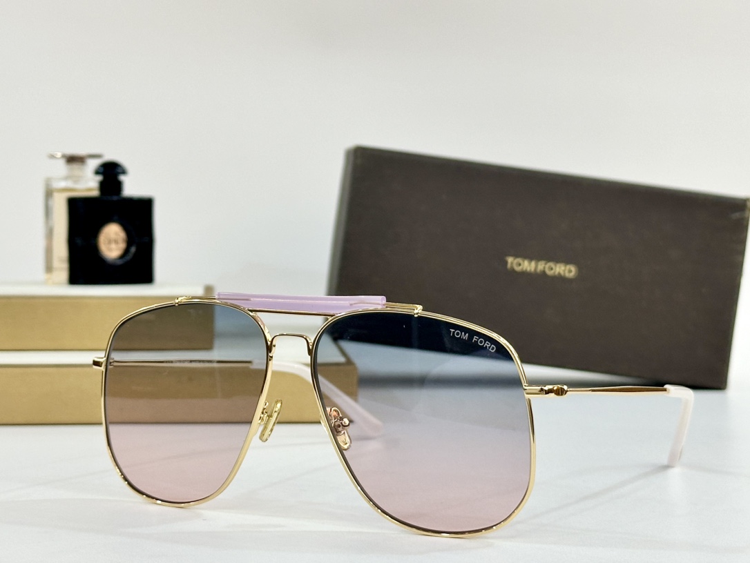  Tom For*
Mod：TF557
Size：58-13-145

