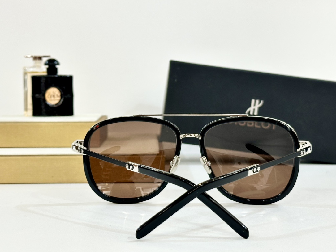  HUBLOT 
Man designed 
H078 
Size58口17-145

