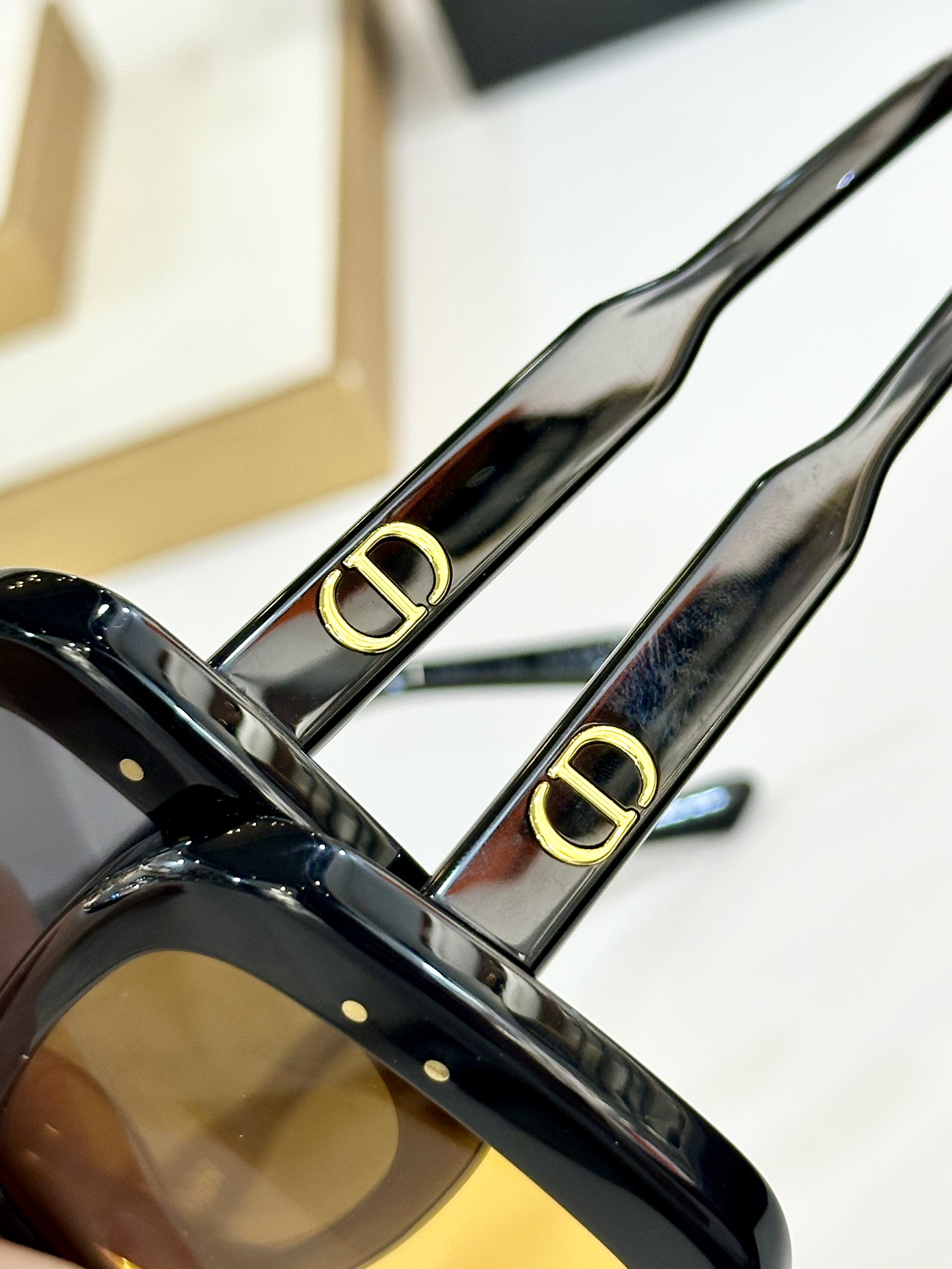 ￼  Dior *
MOD S3F 
Size62-18-140
