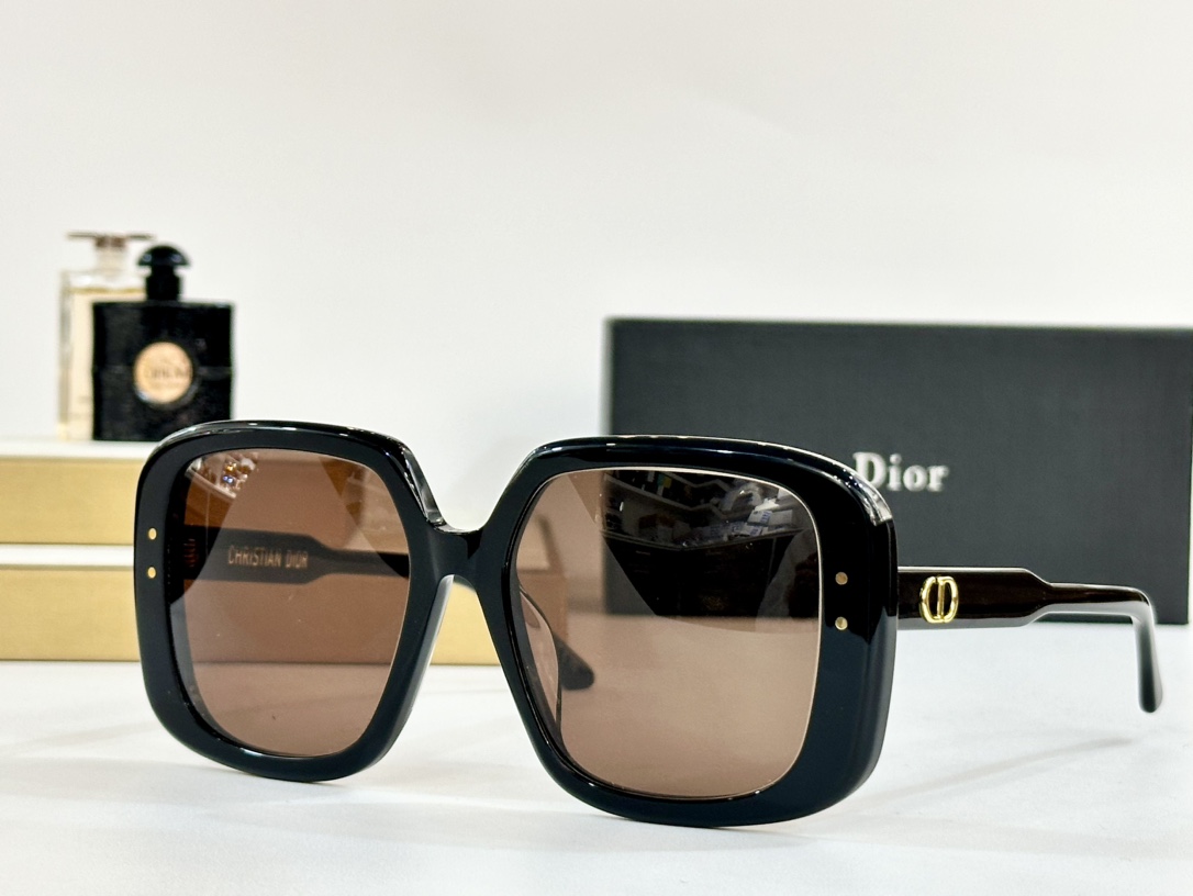 ￼  Dior *
MOD S3F 
Size62-18-140
