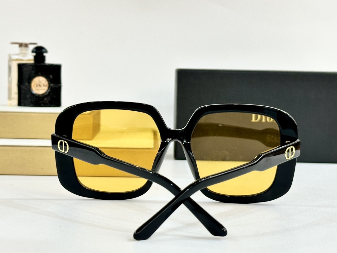 ￼  Dior *
MOD S3F 
Size62-18-140
