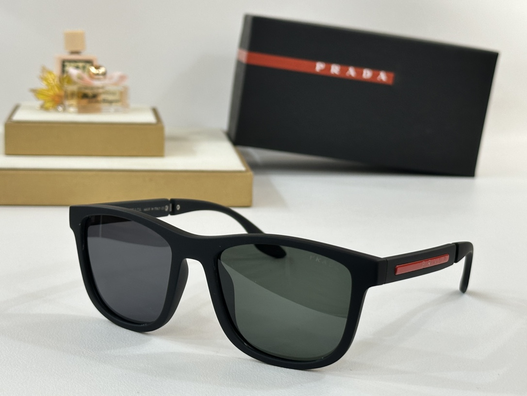  PRADA
MOD：8337
Size：56口19-138
