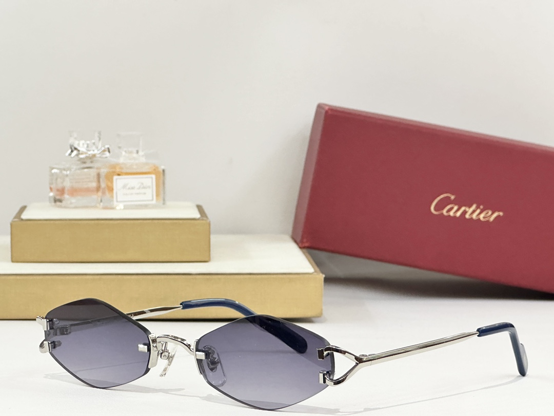 Cartier
CT
Size48口20-145
 

