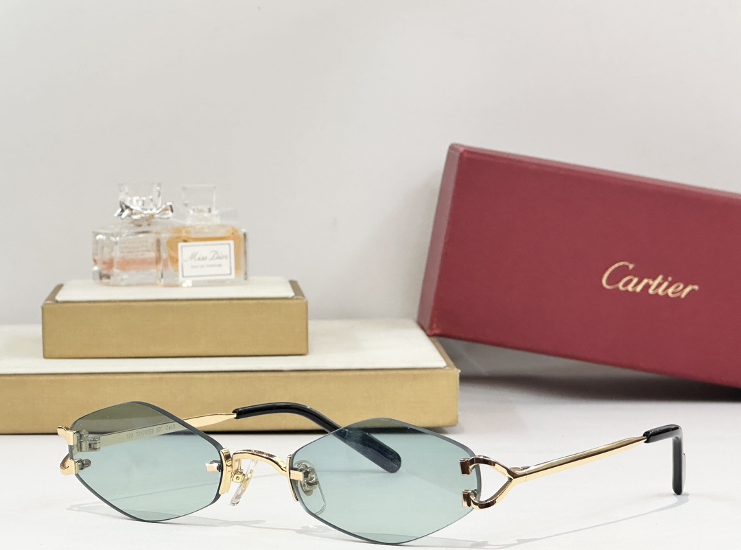 Cartier
CT
Size48口20-145
 
