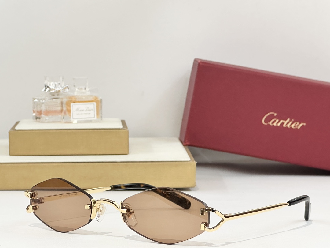 Cartier
CT
Size48口20-145
 
