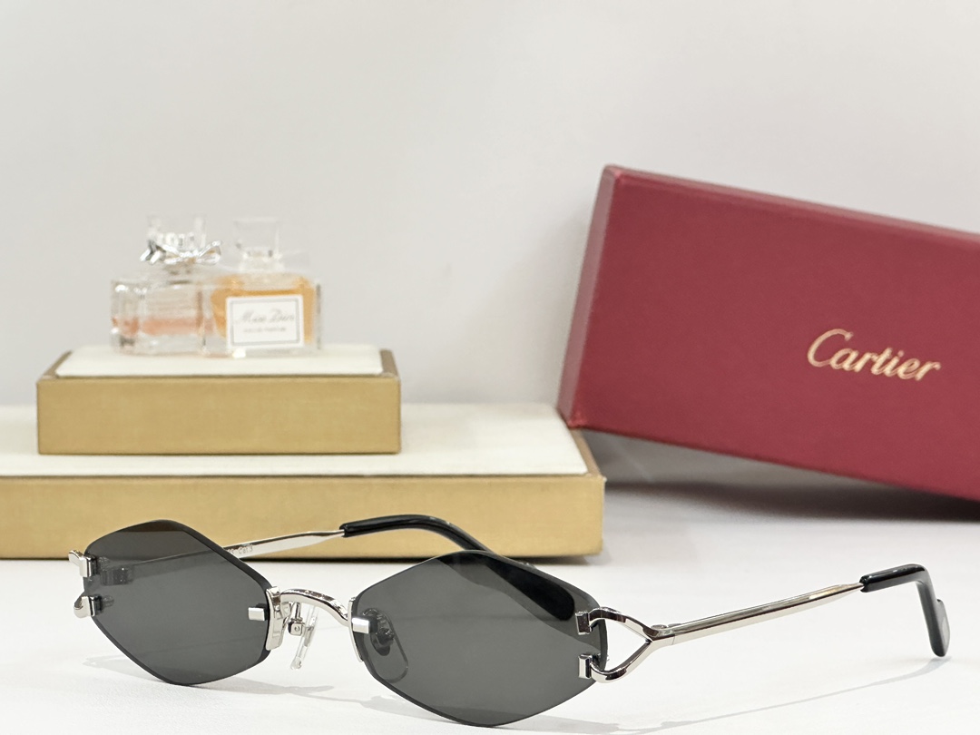 Cartier
CT
Size48口20-145
 

