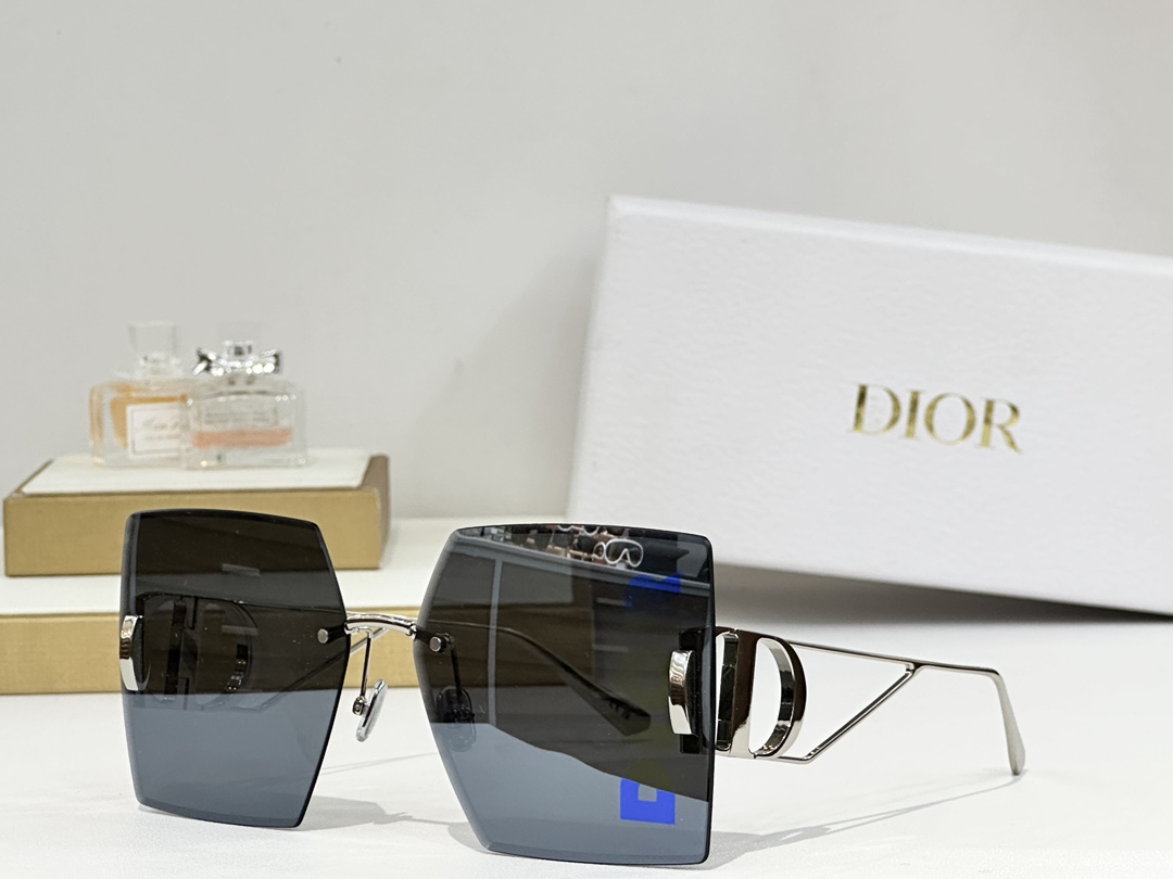  DIOR
MOD：S7U
Size：64口14 135

