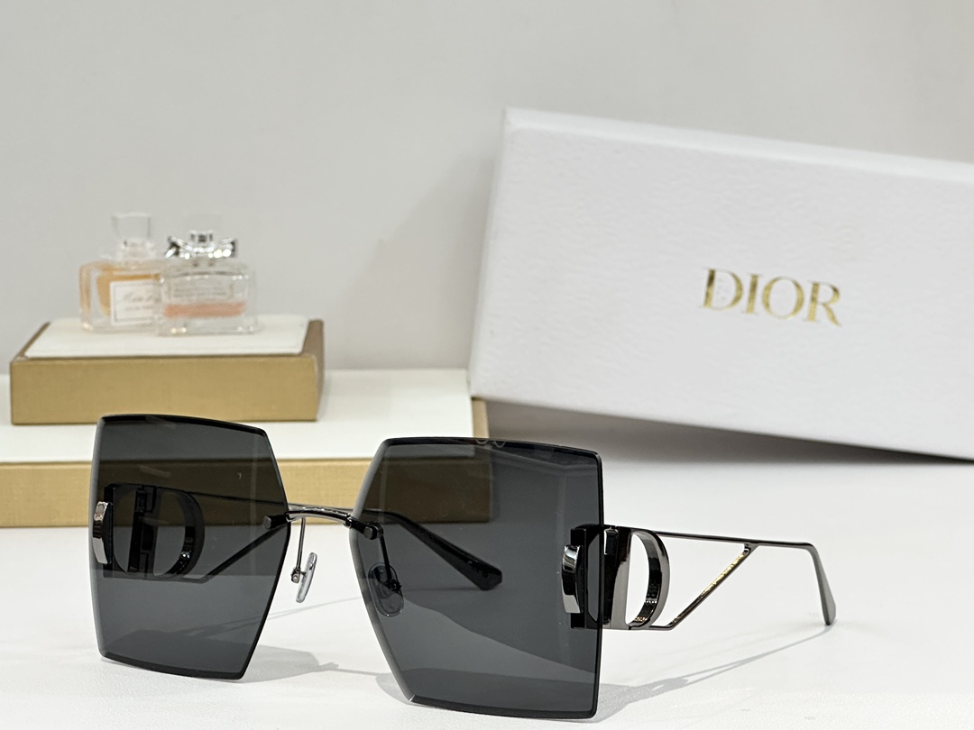  DIOR
MOD：S7U
Size：64口14 135

