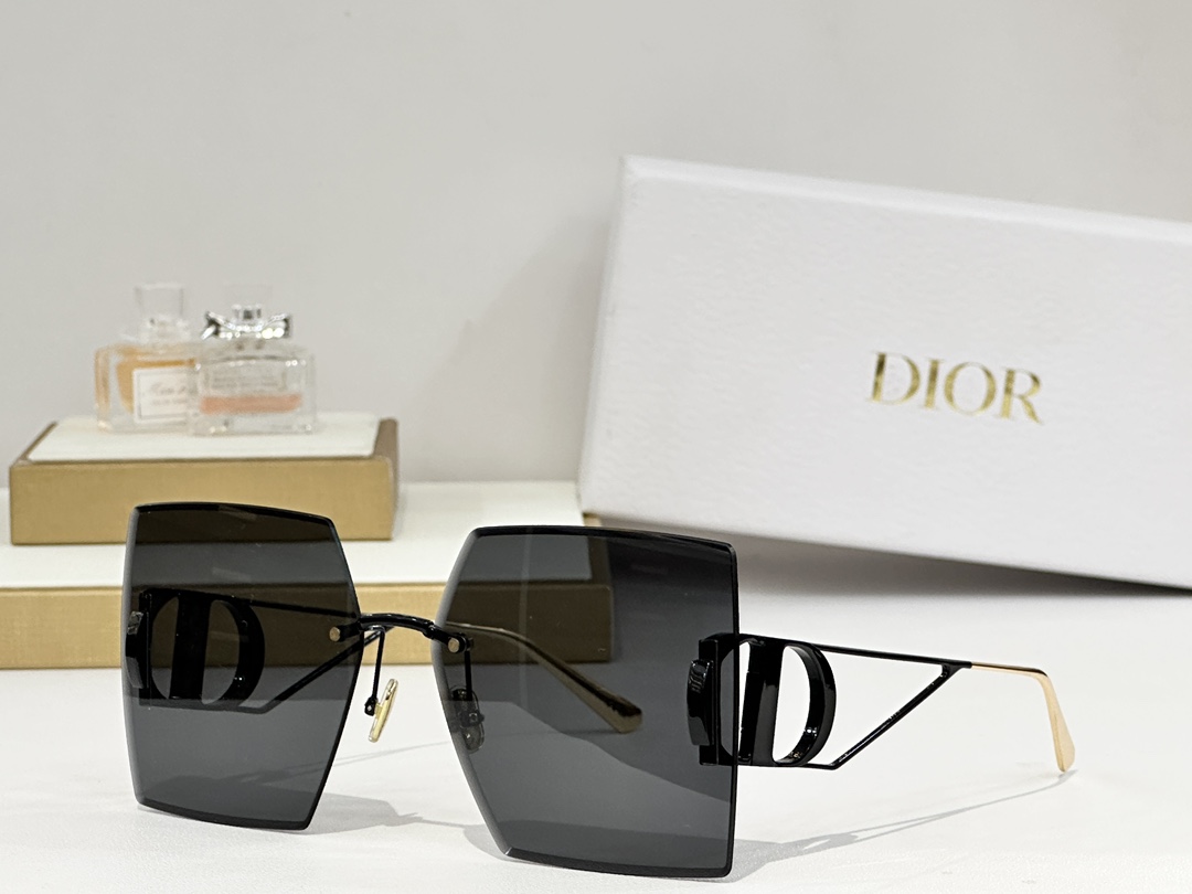  DIOR
MOD：S7U
Size：64口14 135

