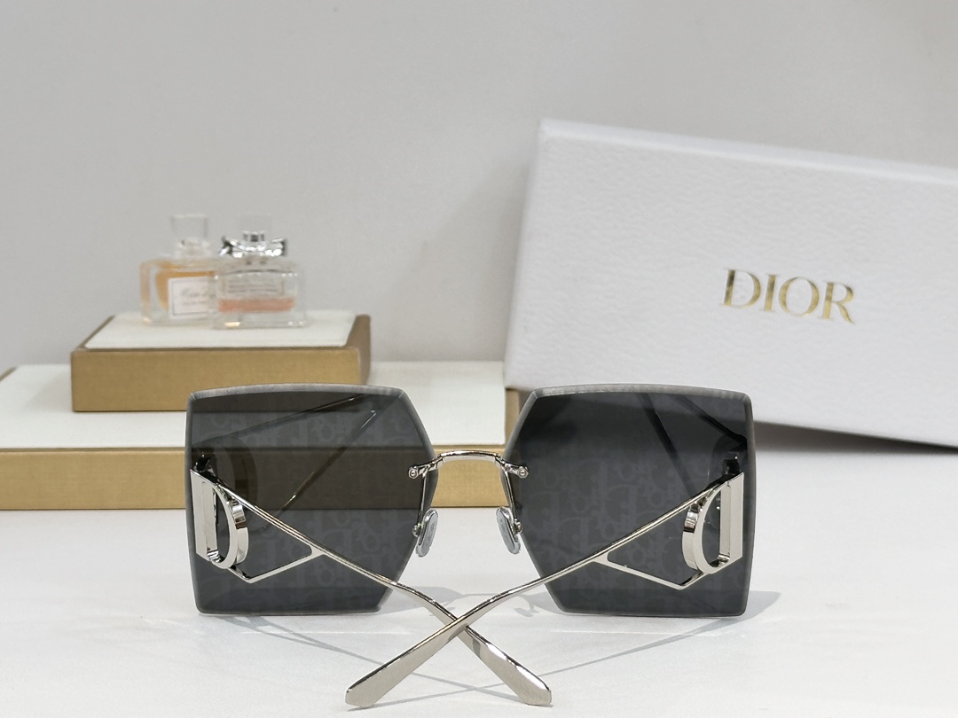  DIOR
MOD：S7U
Size：64口14 135
