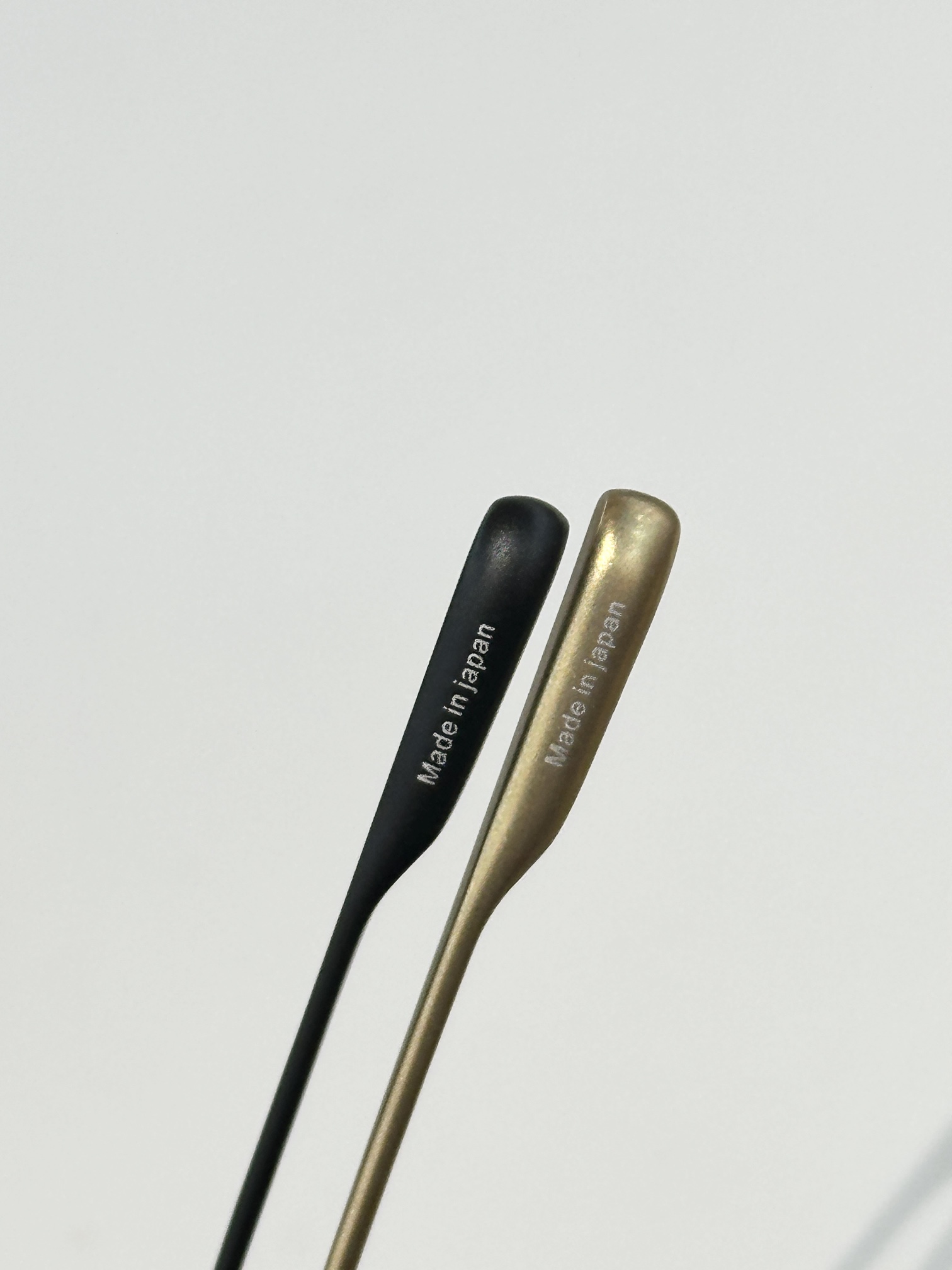  Porsch*
Titanium 
Mod：P'8940
Size：61-20-145
