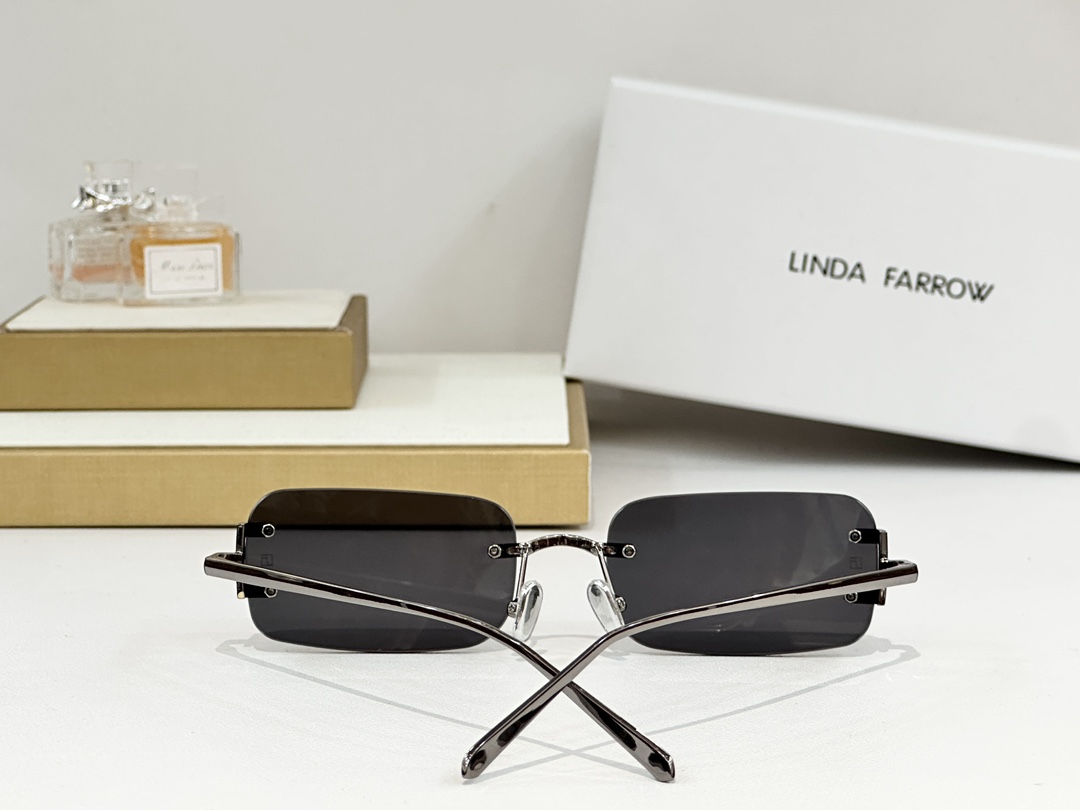  LINDA FARROW * 
LFL1131 
size53口17-140
