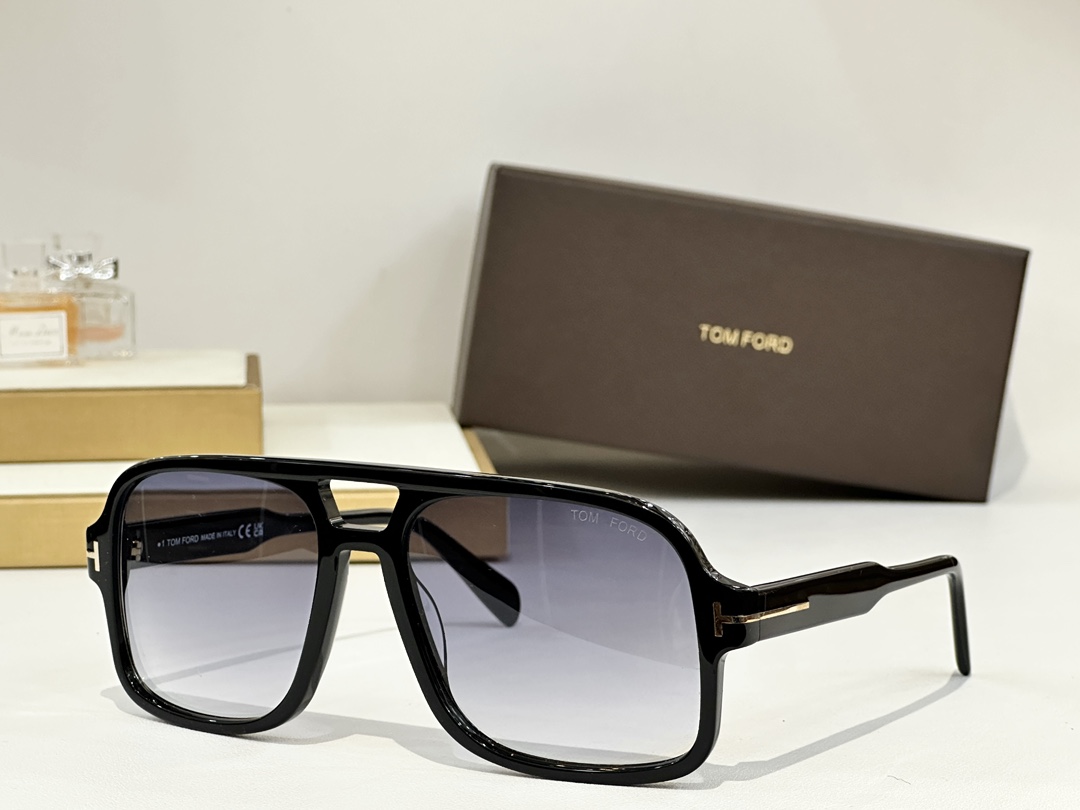  Tom For*
Mod：TF884
Size：60-18-140
