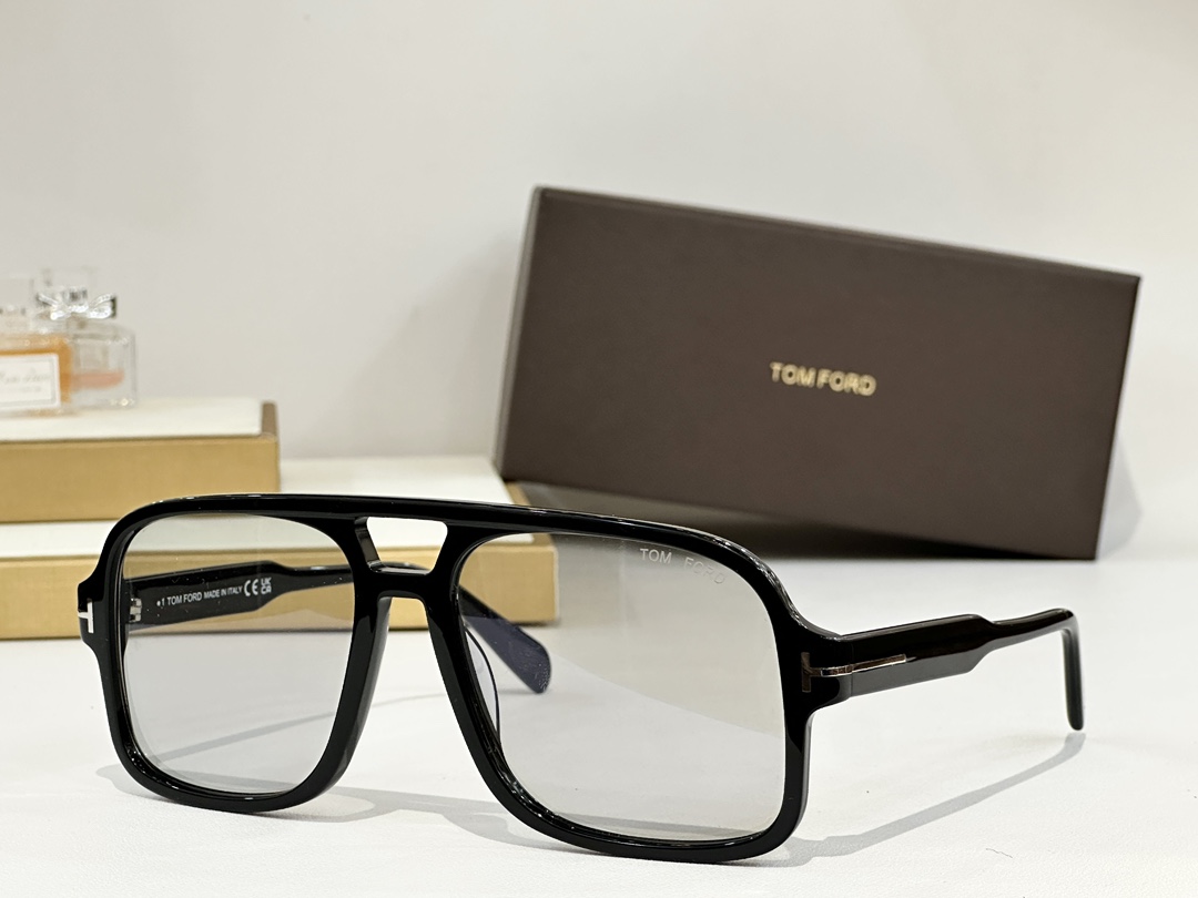  Tom For*
Mod：TF884
Size：60-18-140
