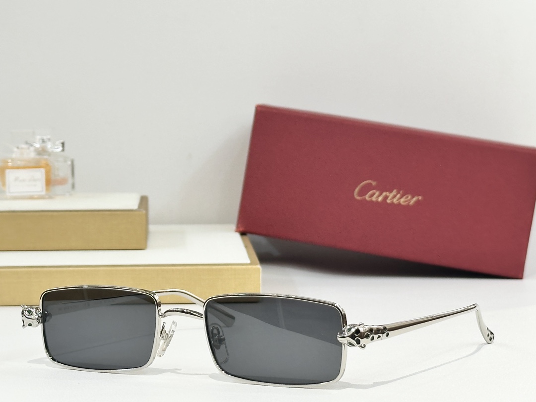 Cartier
MODEL：CT0473S
SIZE：54口20-140
变色