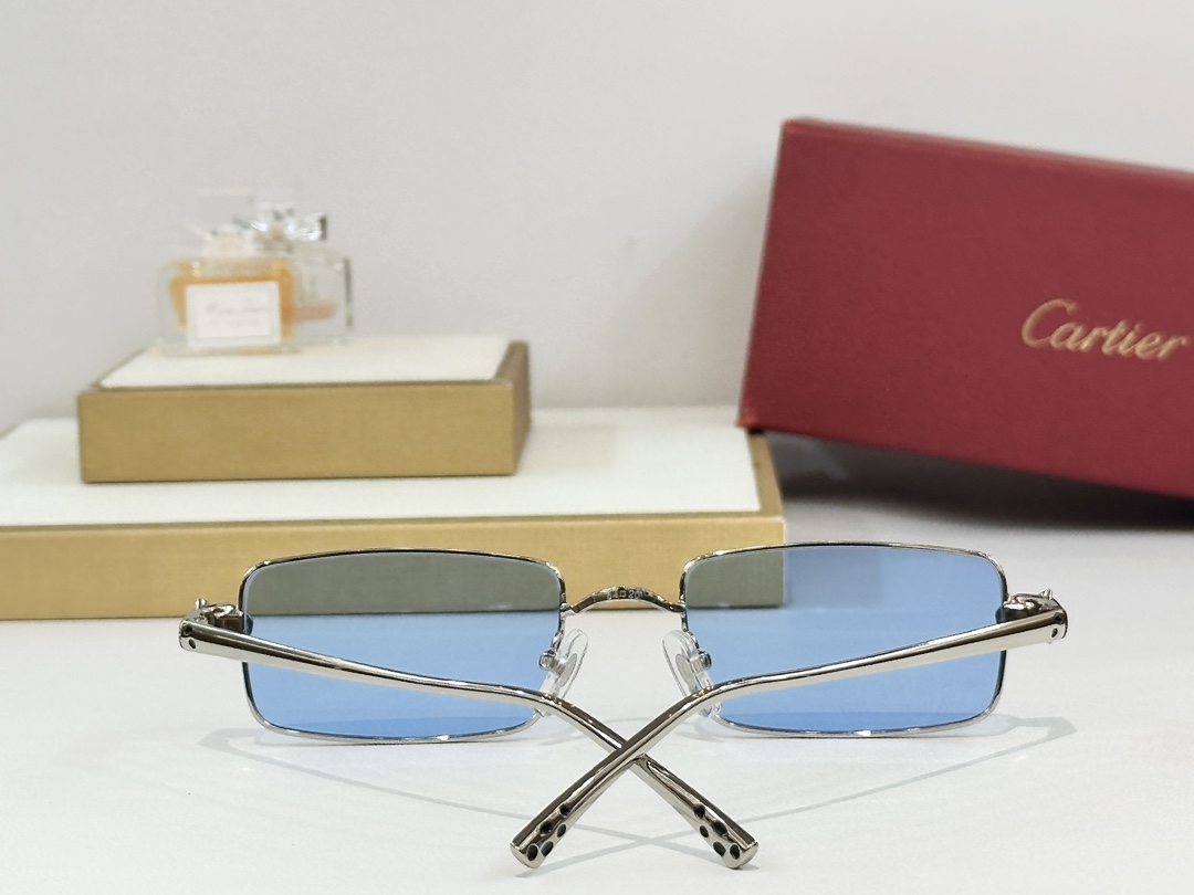 Cartier
MODEL：CT0473S
SIZE：54口20-140
变色