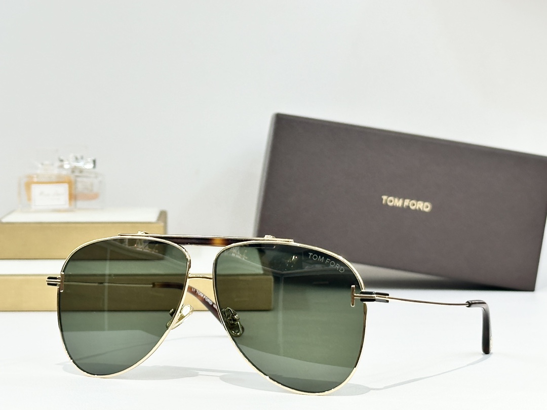  Tom Ford
Mod：TF1018
Size：60-11-145
