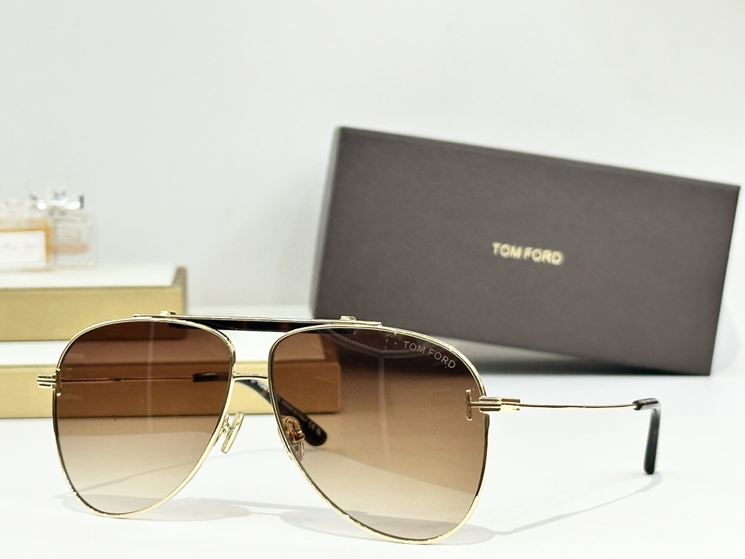  Tom Ford
Mod：TF1018
Size：60-11-145
