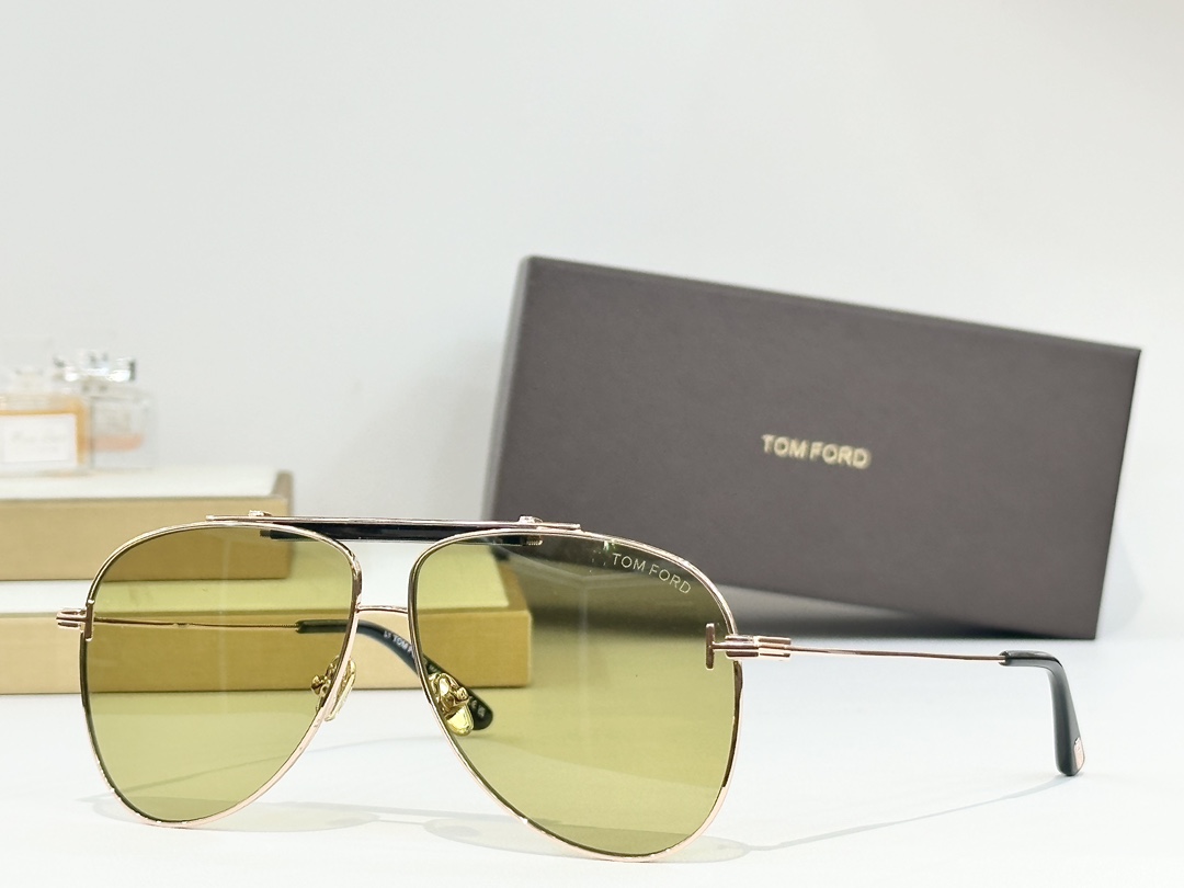 Tom Ford
Mod：TF1018
Size：60-11-145

