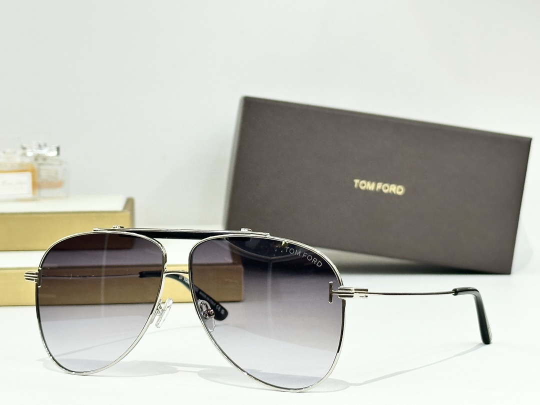  Tom Ford
Mod：TF1018
Size：60-11-145
