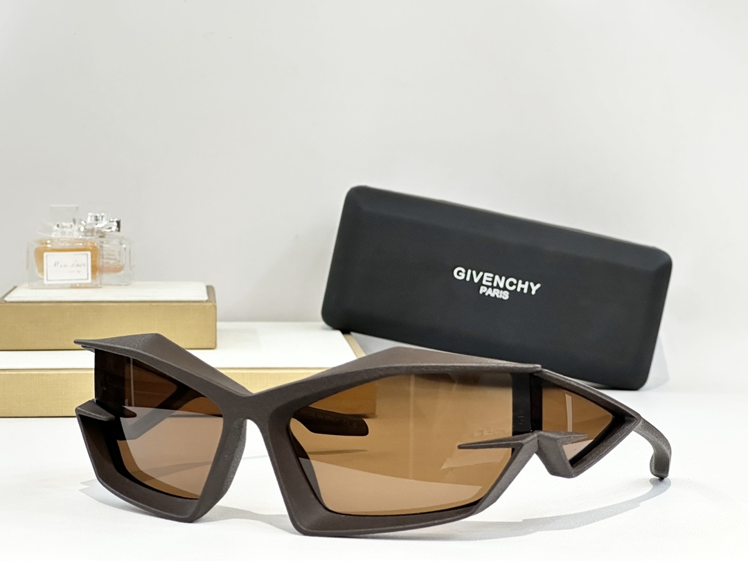  Givenchy 
ModGV40049I
Size：69口17 140
