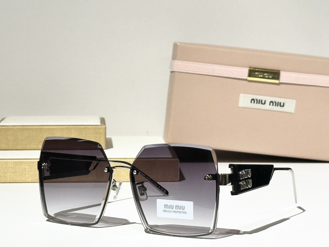  MIU MIU
MOD：SMU 60WS
Size：60口15 145
