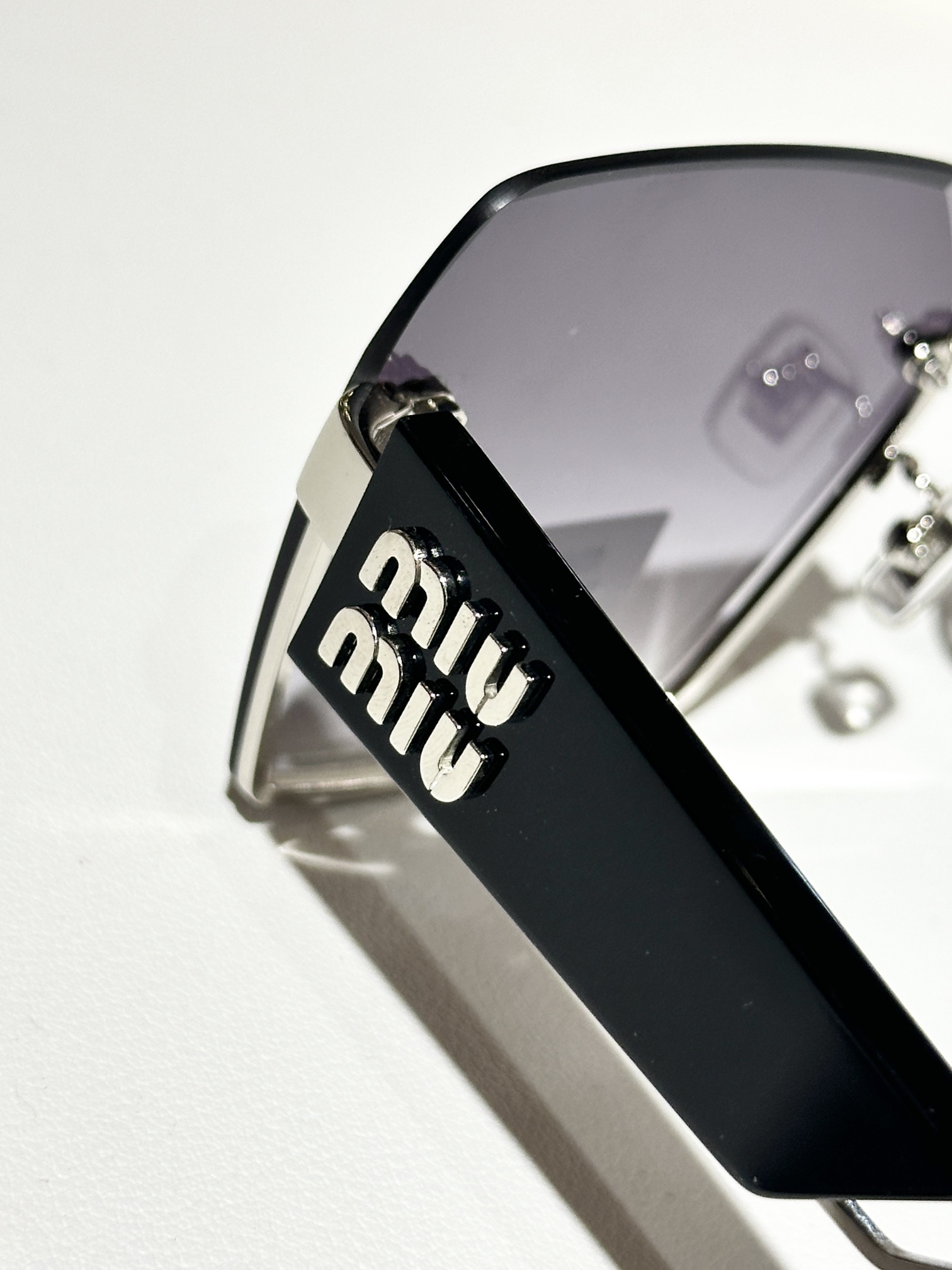  MIU MIU
MOD：SMU 60WS
Size：60口15 145
