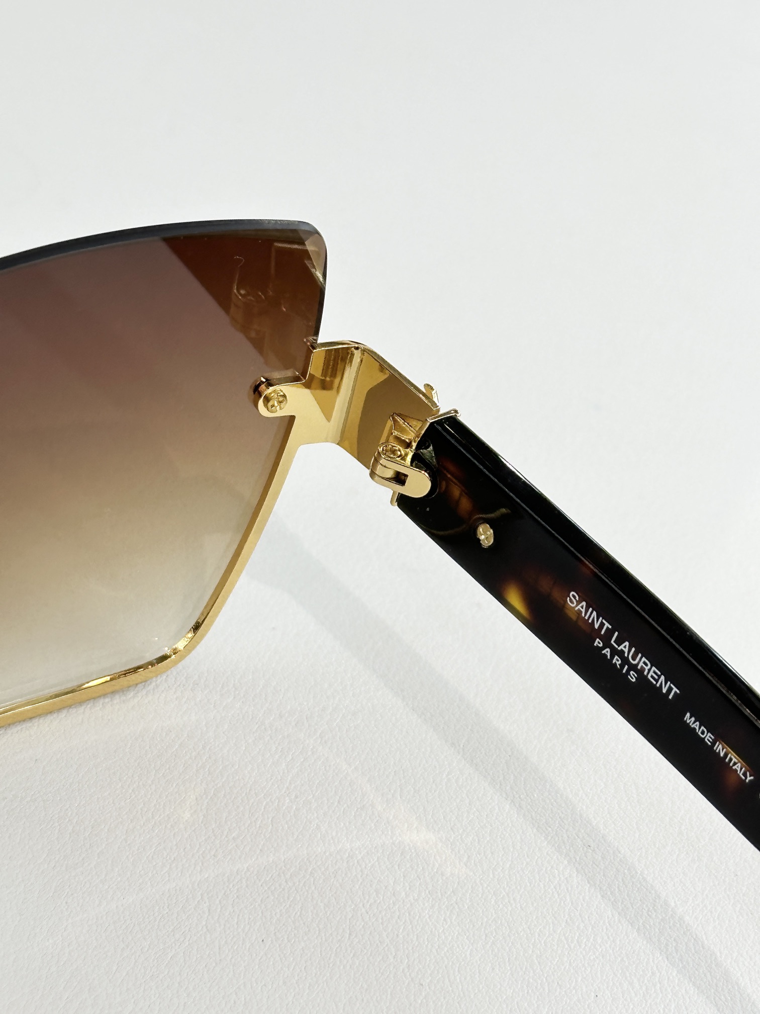 Saint LaurentMod：SL662FSize：62-16-140